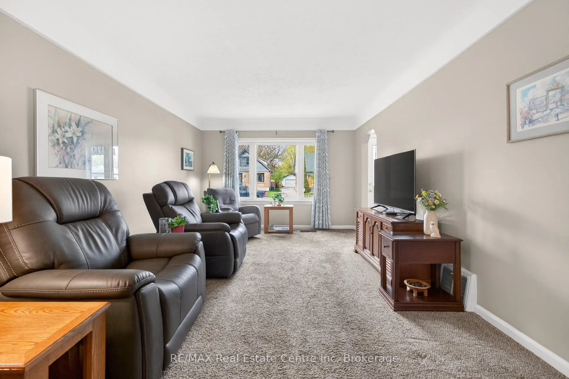 Photo 7 of 188 Edwin Street, Kitchener — HOMEH