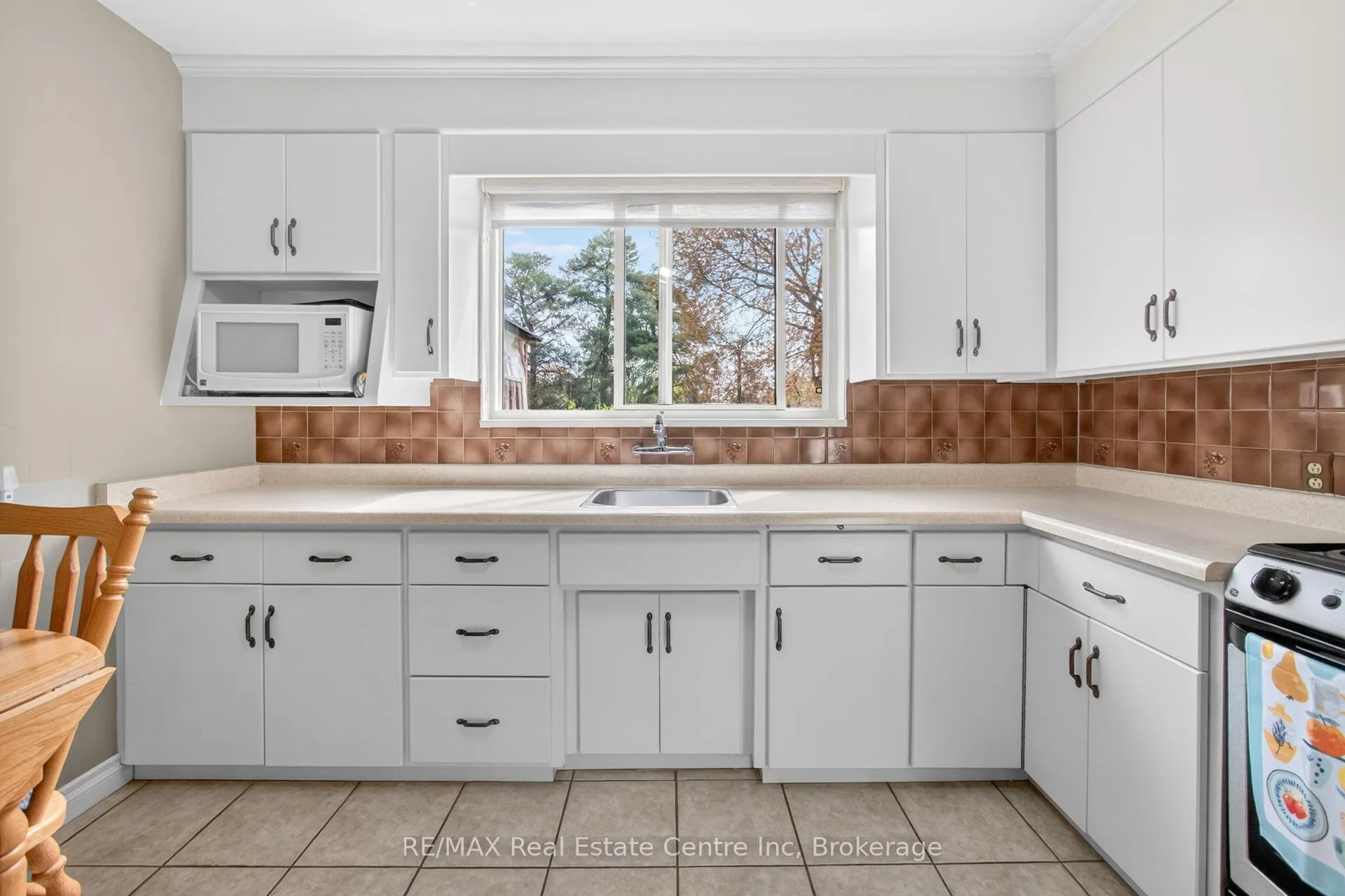 Photo 13 of 188 Edwin Street, Kitchener — HOMEH