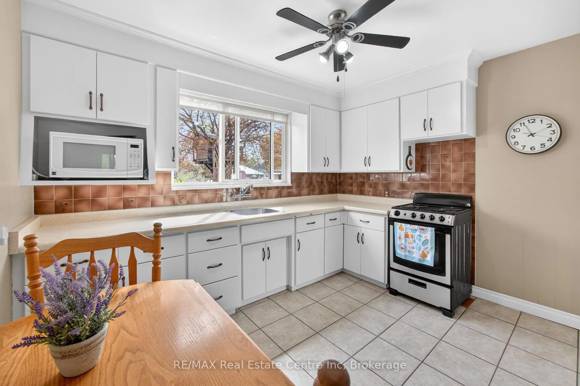 Photo 14 of 188 Edwin Street, Kitchener — HOMEH