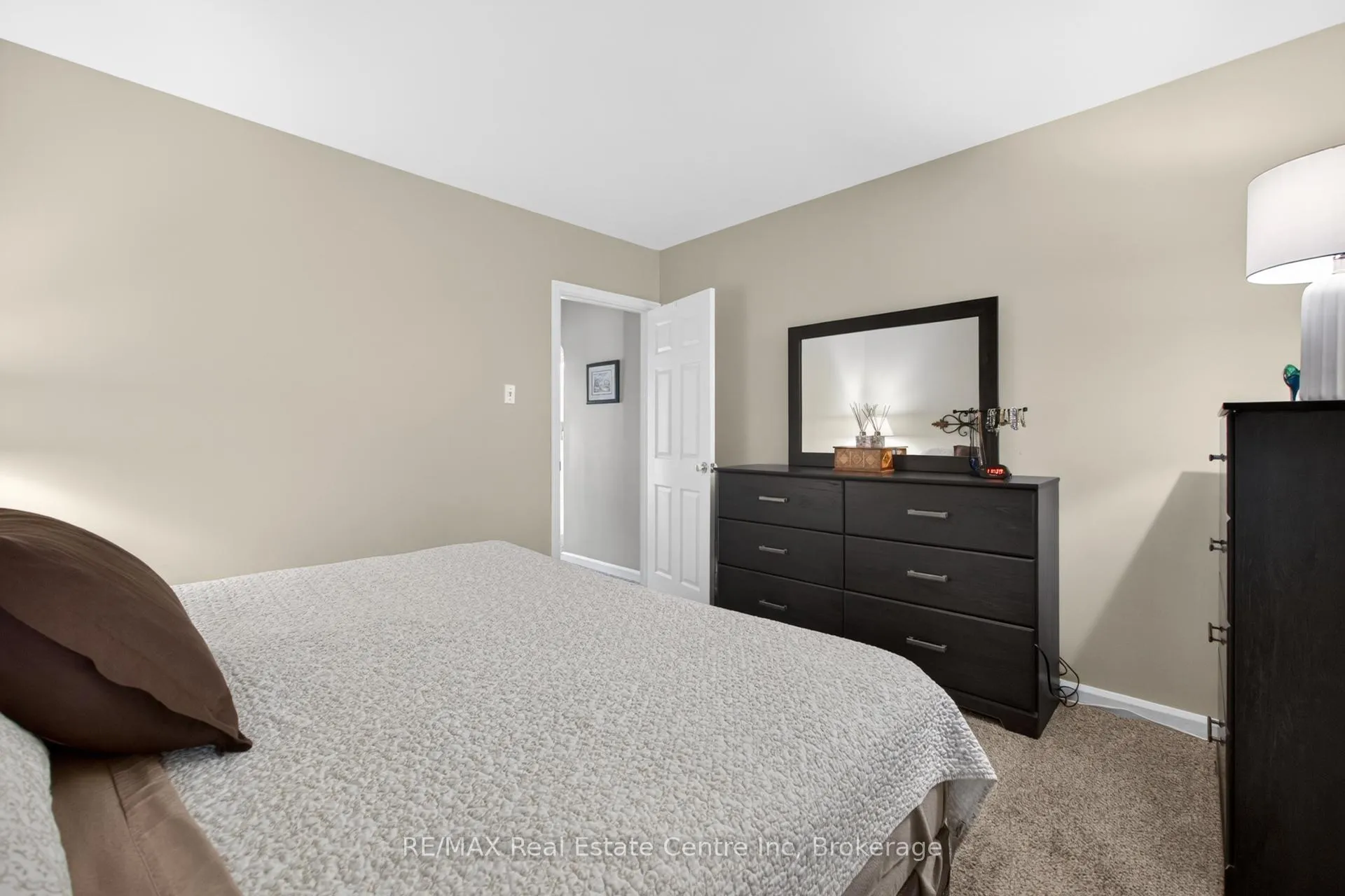 Photo 21 of 188 Edwin Street, Kitchener — HOMEH