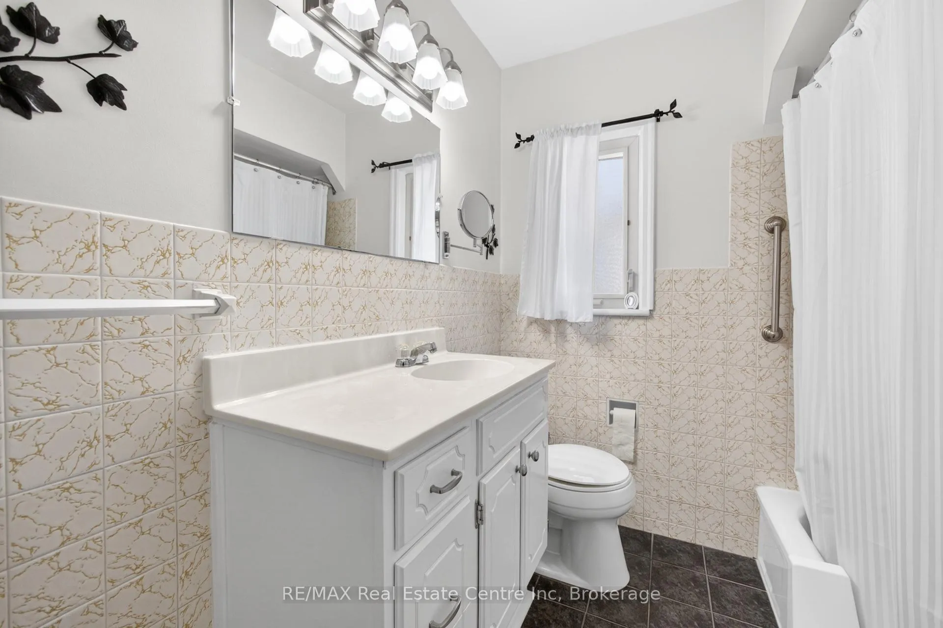 Photo 24 of 188 Edwin Street, Kitchener — HOMEH