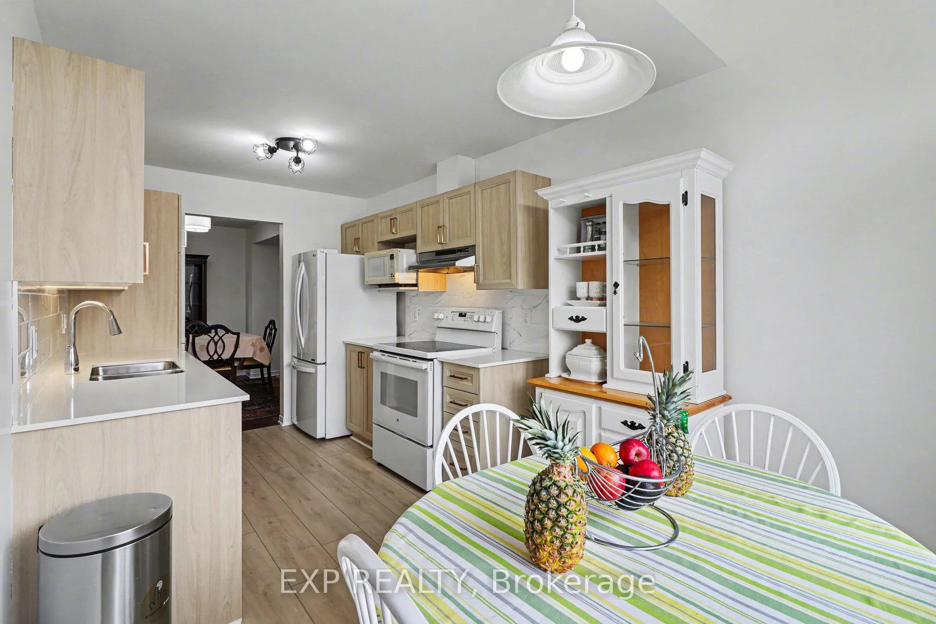 Photo 13 of 1504 Duplante Avenue, Ottawa, Fallingbrook/Pineridge — HOMEH