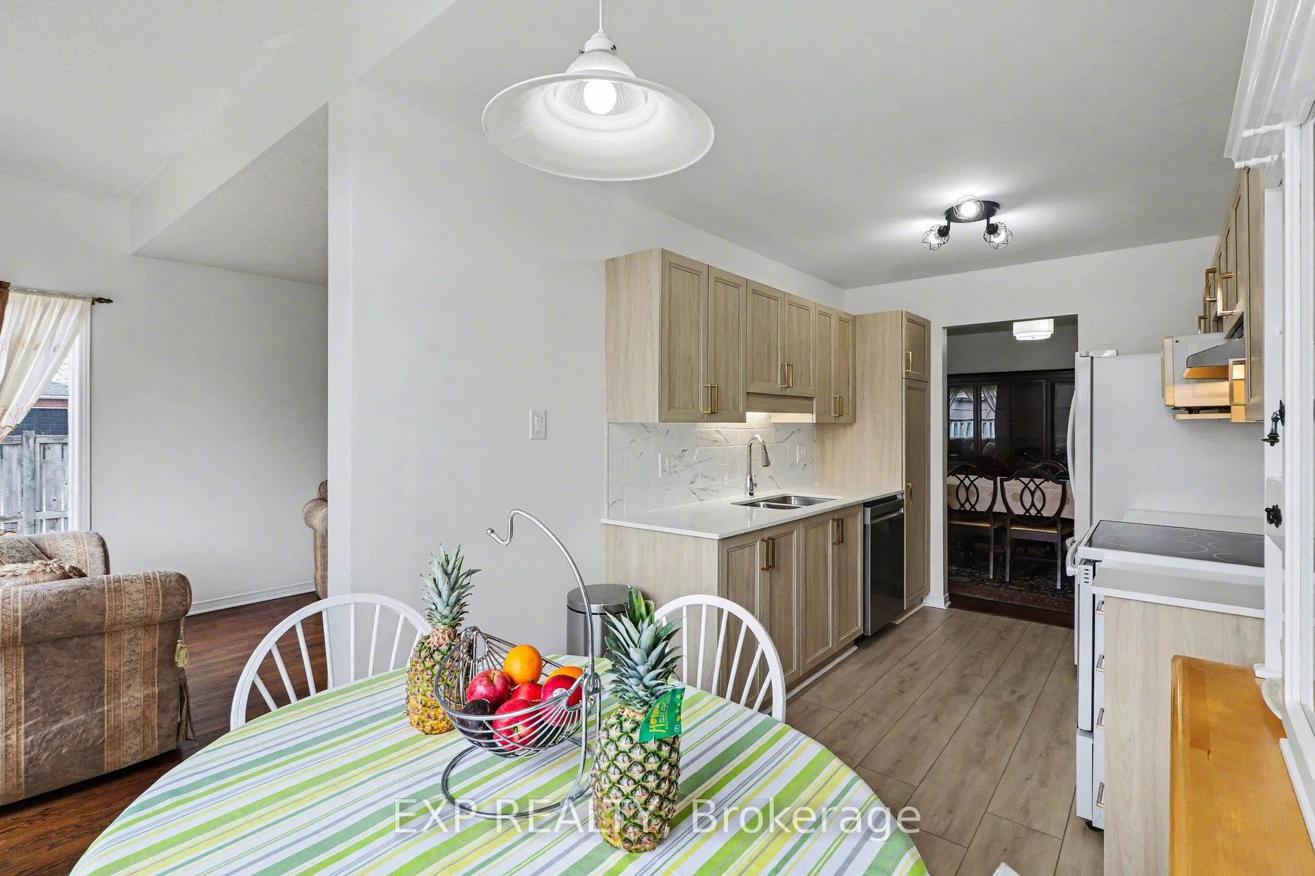 Photo 14 of 1504 Duplante Avenue, Ottawa, Fallingbrook/Pineridge — HOMEH