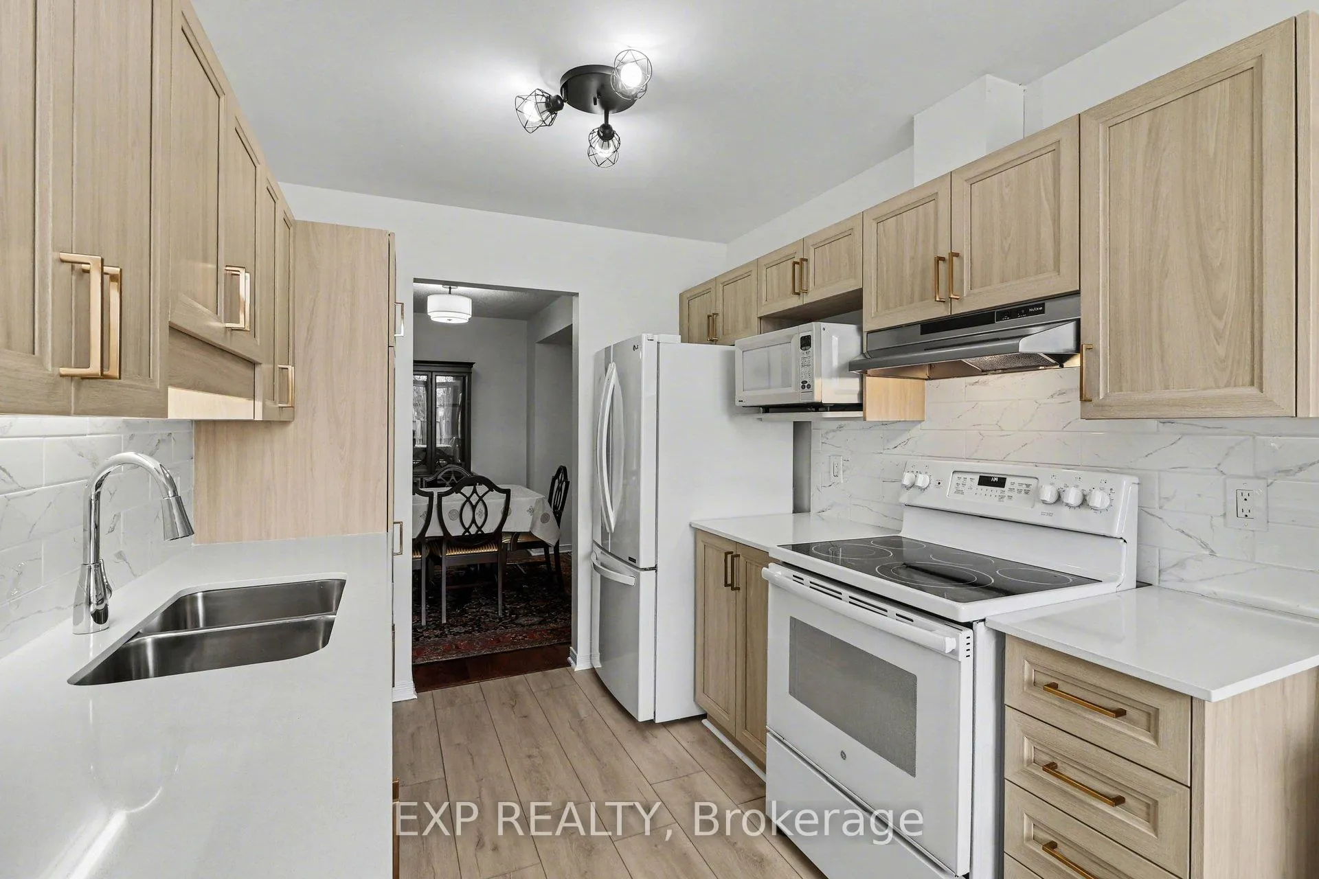Photo 15 of 1504 Duplante Avenue, Ottawa, Fallingbrook/Pineridge — HOMEH