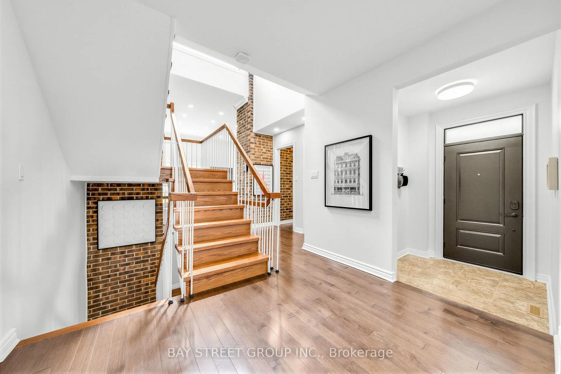 Photo 7 of 62 Captain Rolph Court, Markham, Markham Village — HOMEH