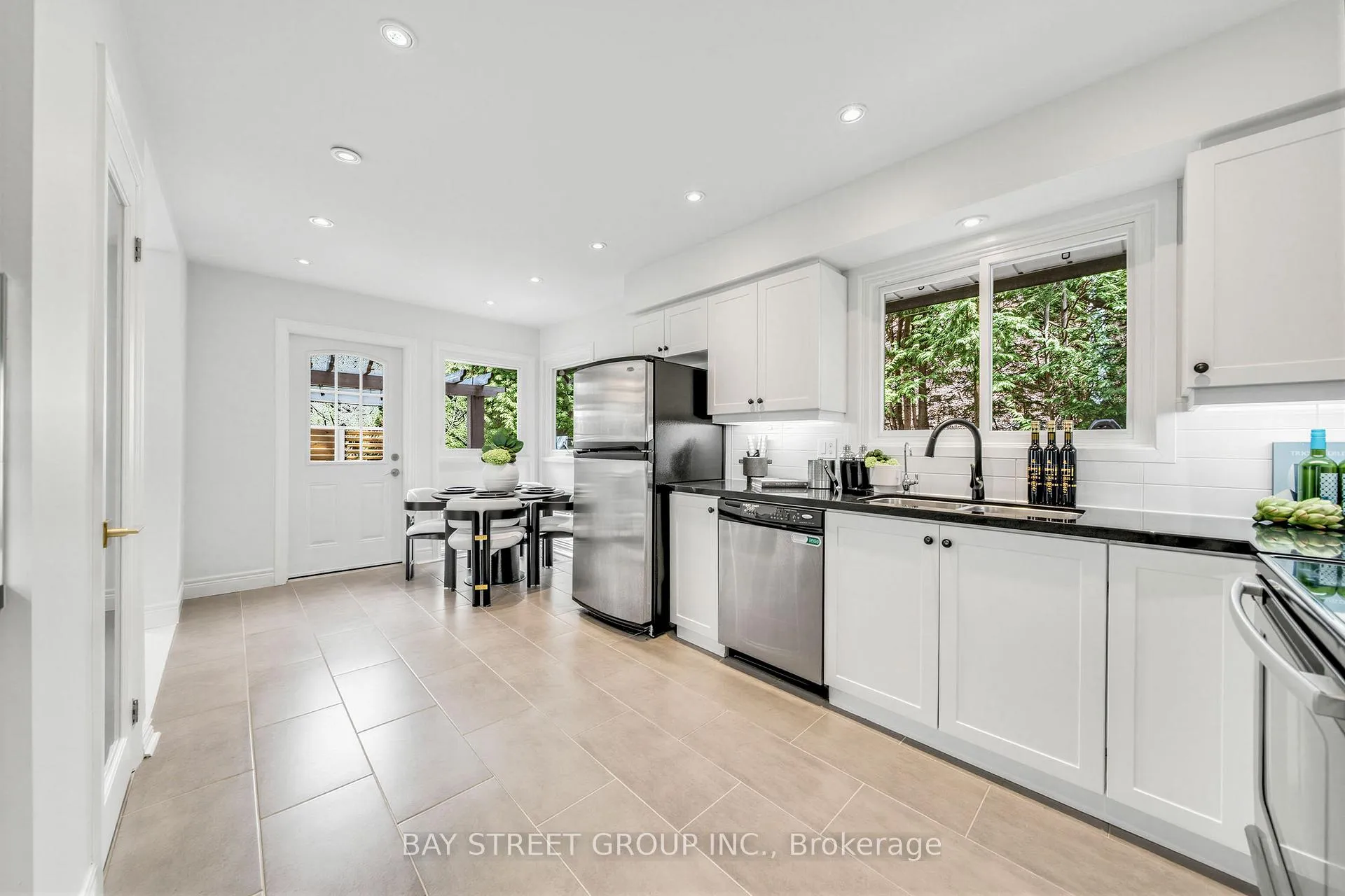 Photo 18 of 62 Captain Rolph Court, Markham, Markham Village — HOMEH