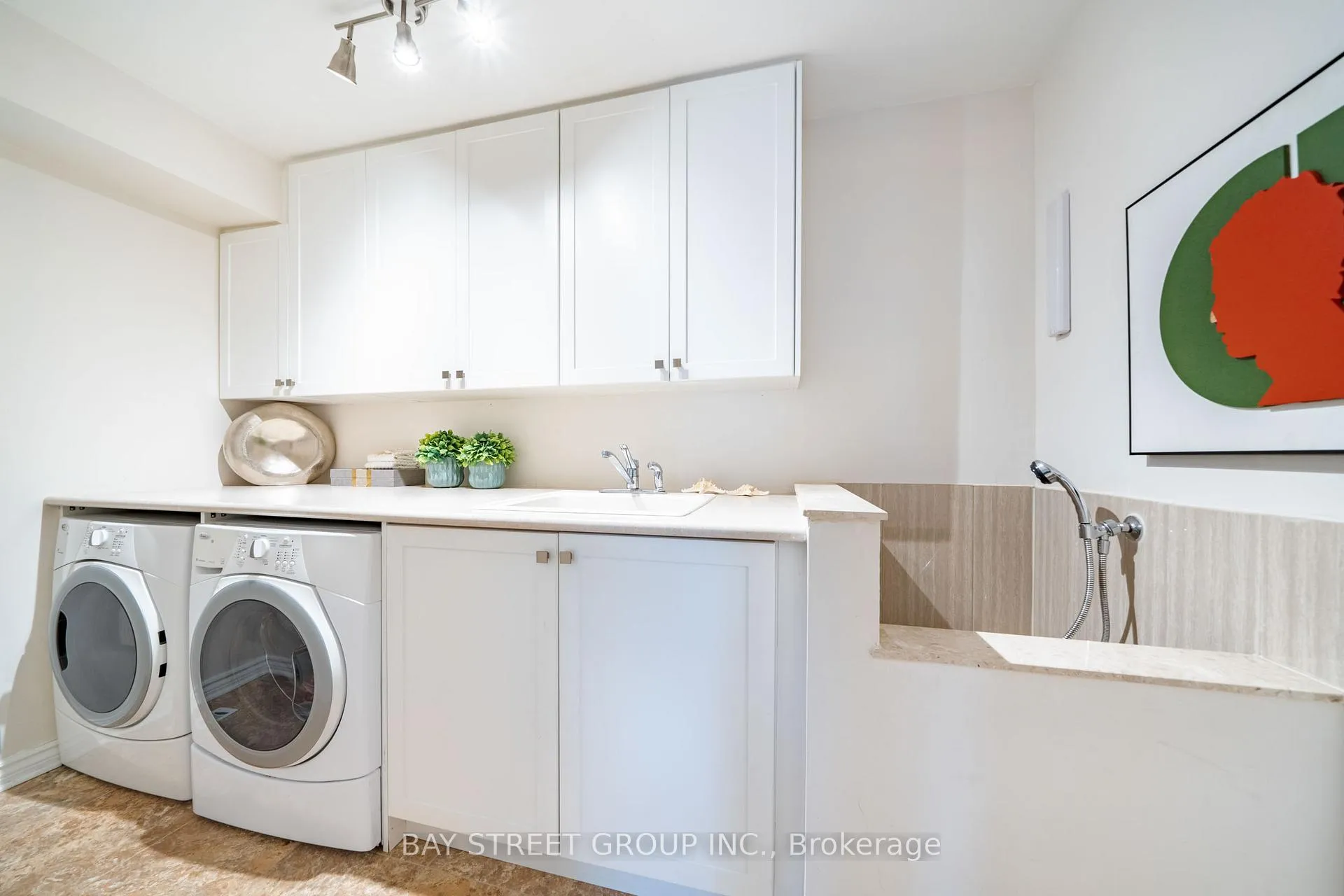 Photo 20 of 62 Captain Rolph Court, Markham, Markham Village — HOMEH