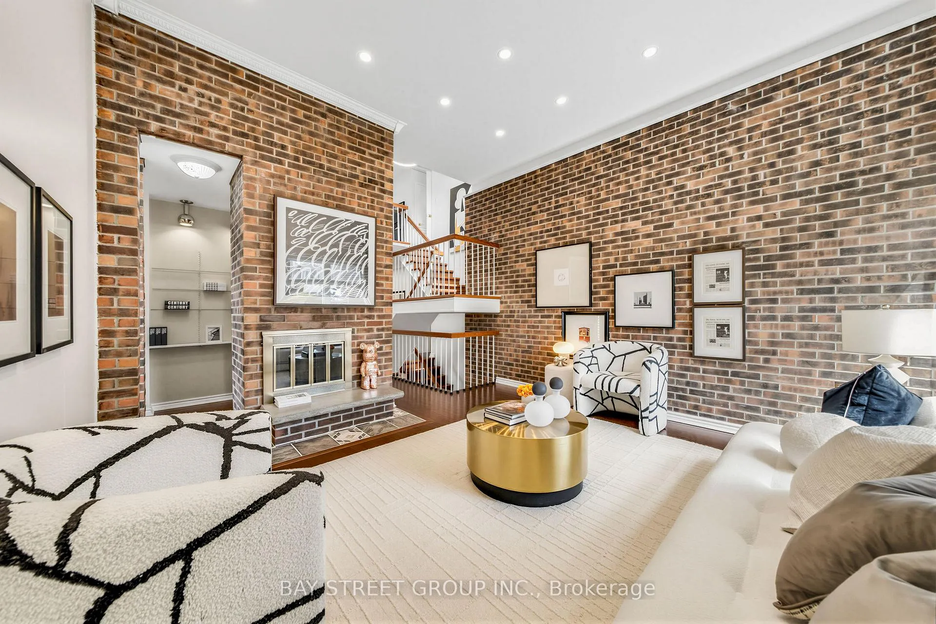Photo 24 of 62 Captain Rolph Court, Markham, Markham Village — HOMEH