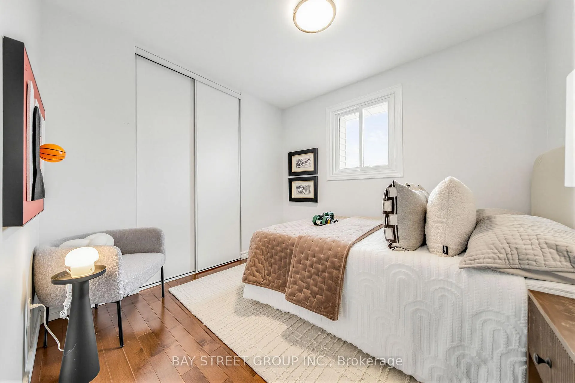 Photo 32 of 62 Captain Rolph Court, Markham, Markham Village — HOMEH