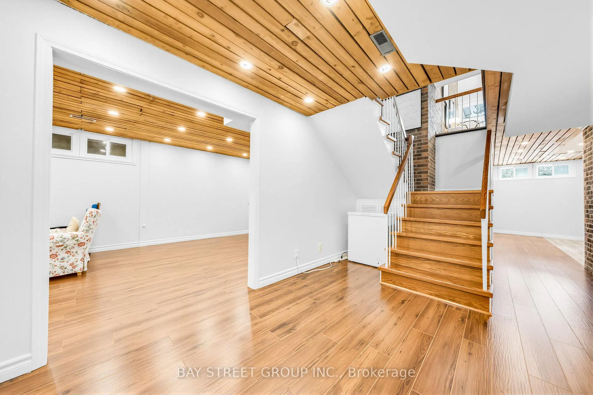 Photo 38 of 62 Captain Rolph Court, Markham, Markham Village — HOMEH