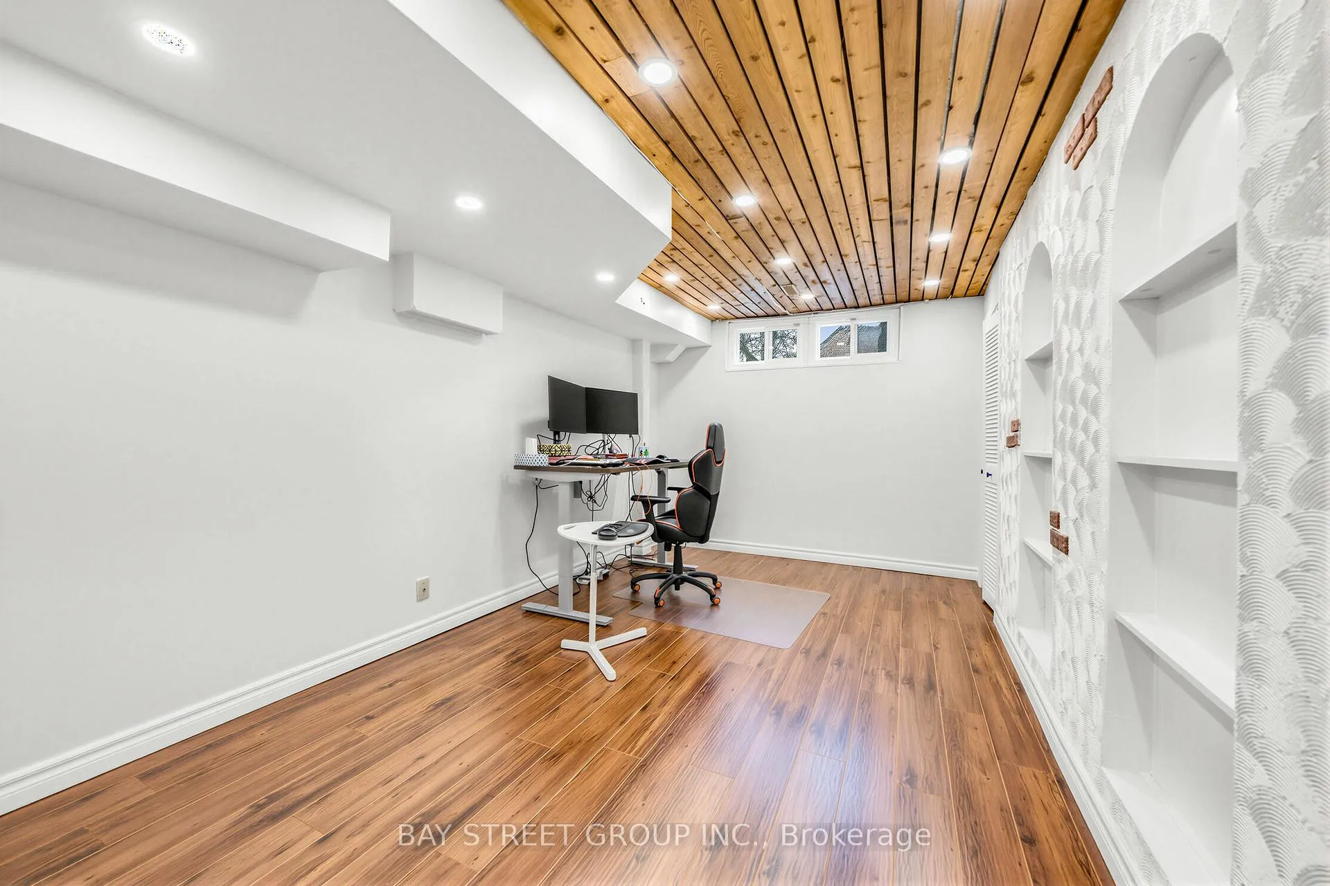 Photo 40 of 62 Captain Rolph Court, Markham, Markham Village — HOMEH