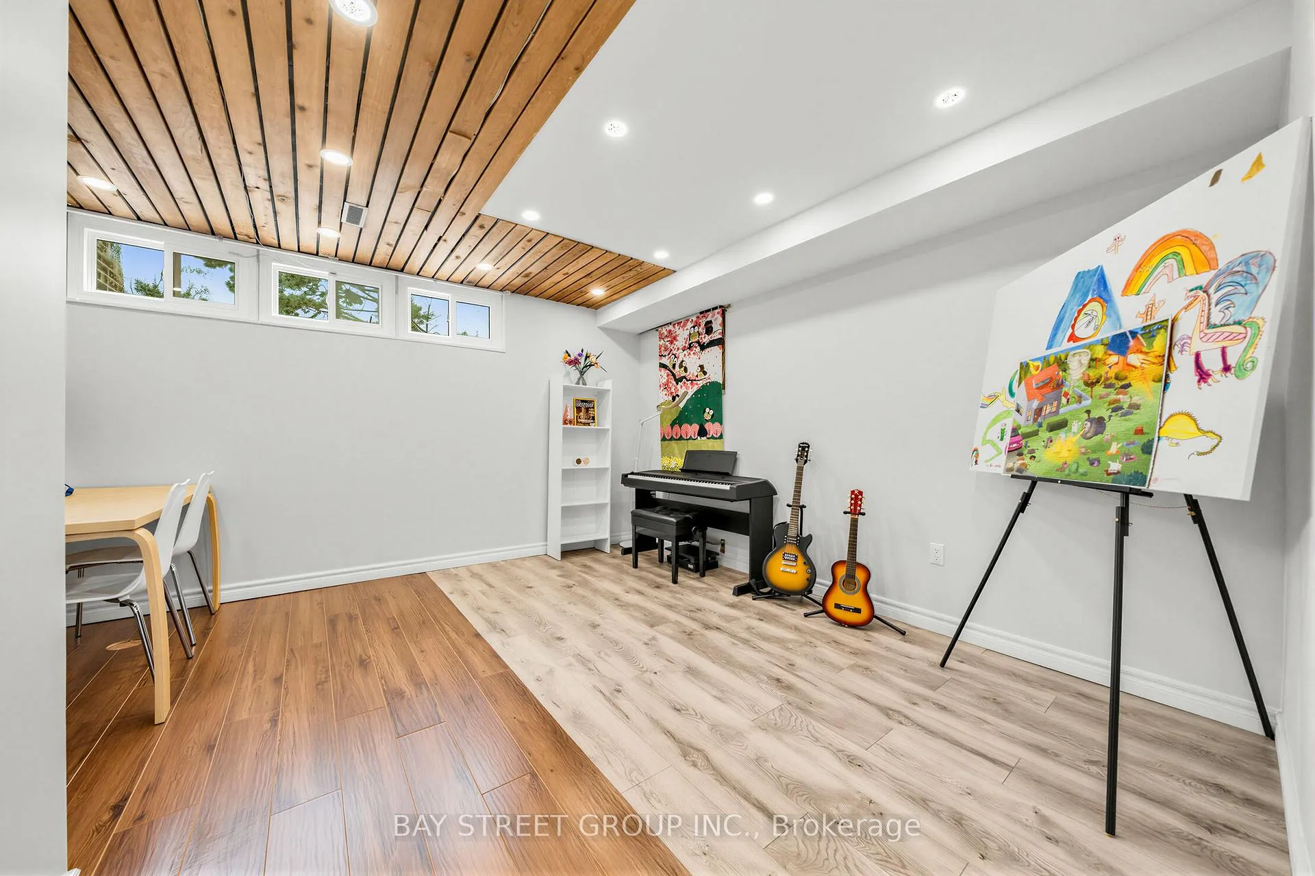 Photo 41 of 62 Captain Rolph Court, Markham, Markham Village — HOMEH