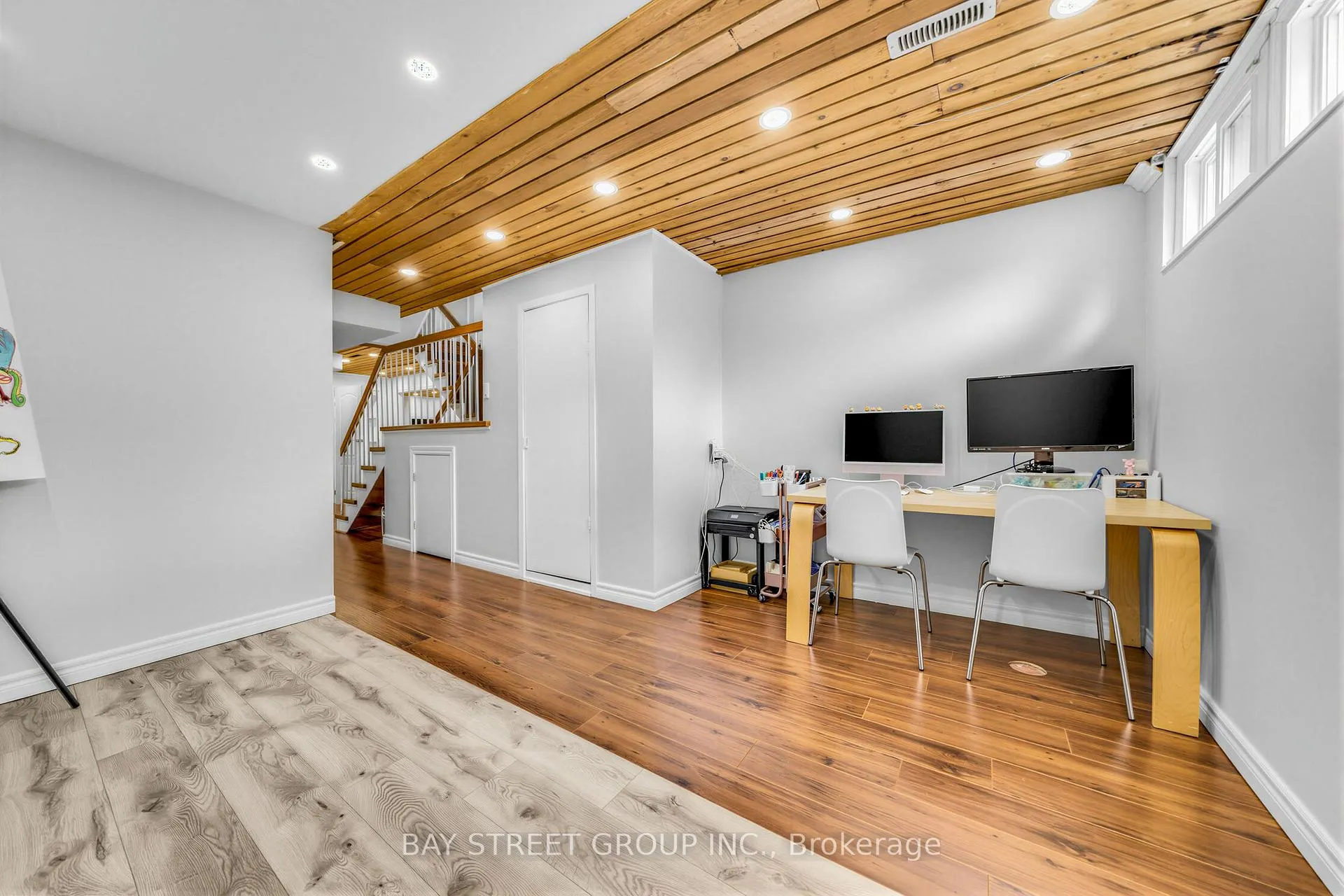 Photo 42 of 62 Captain Rolph Court, Markham, Markham Village — HOMEH