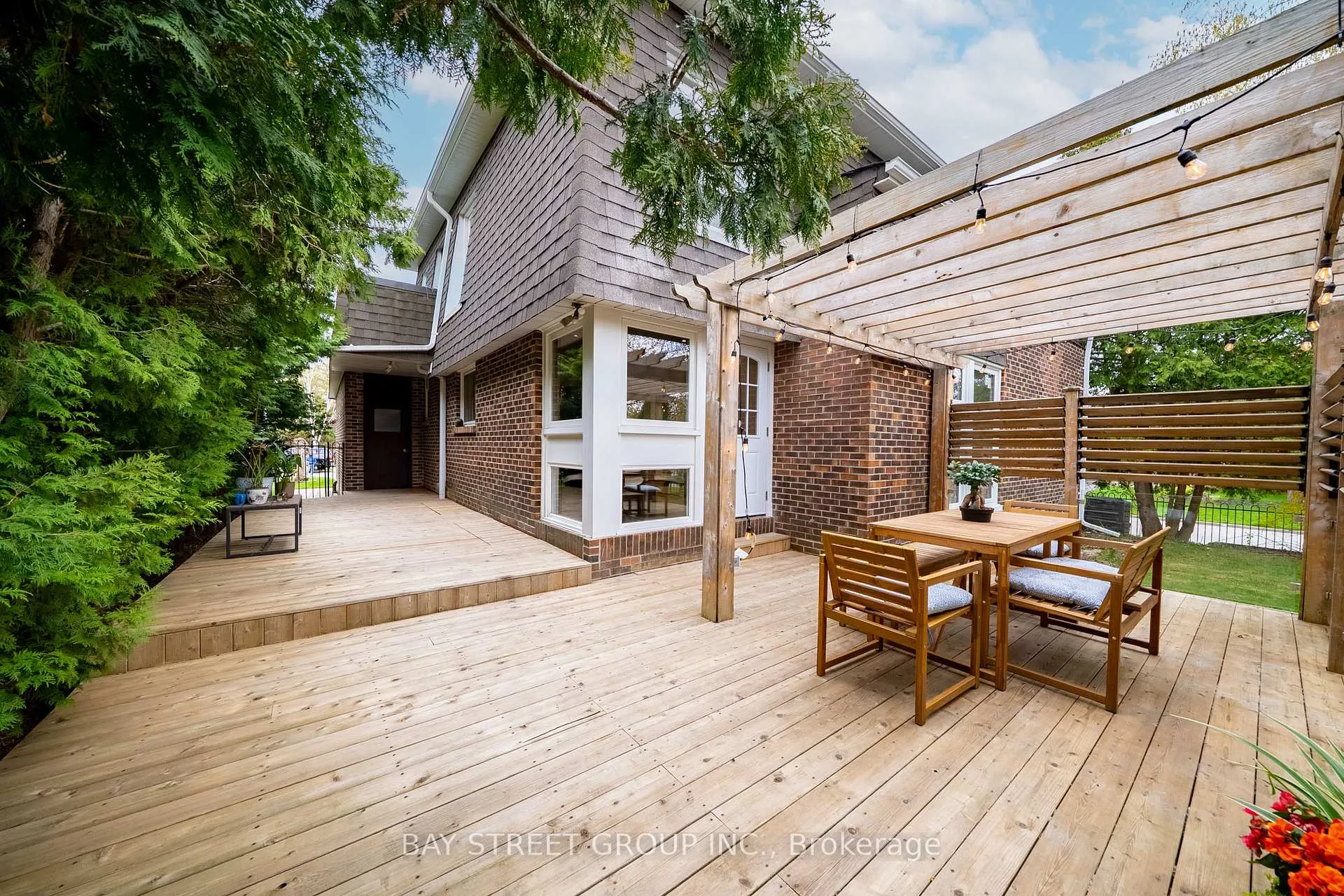 Photo 45 of 62 Captain Rolph Court, Markham, Markham Village — HOMEH