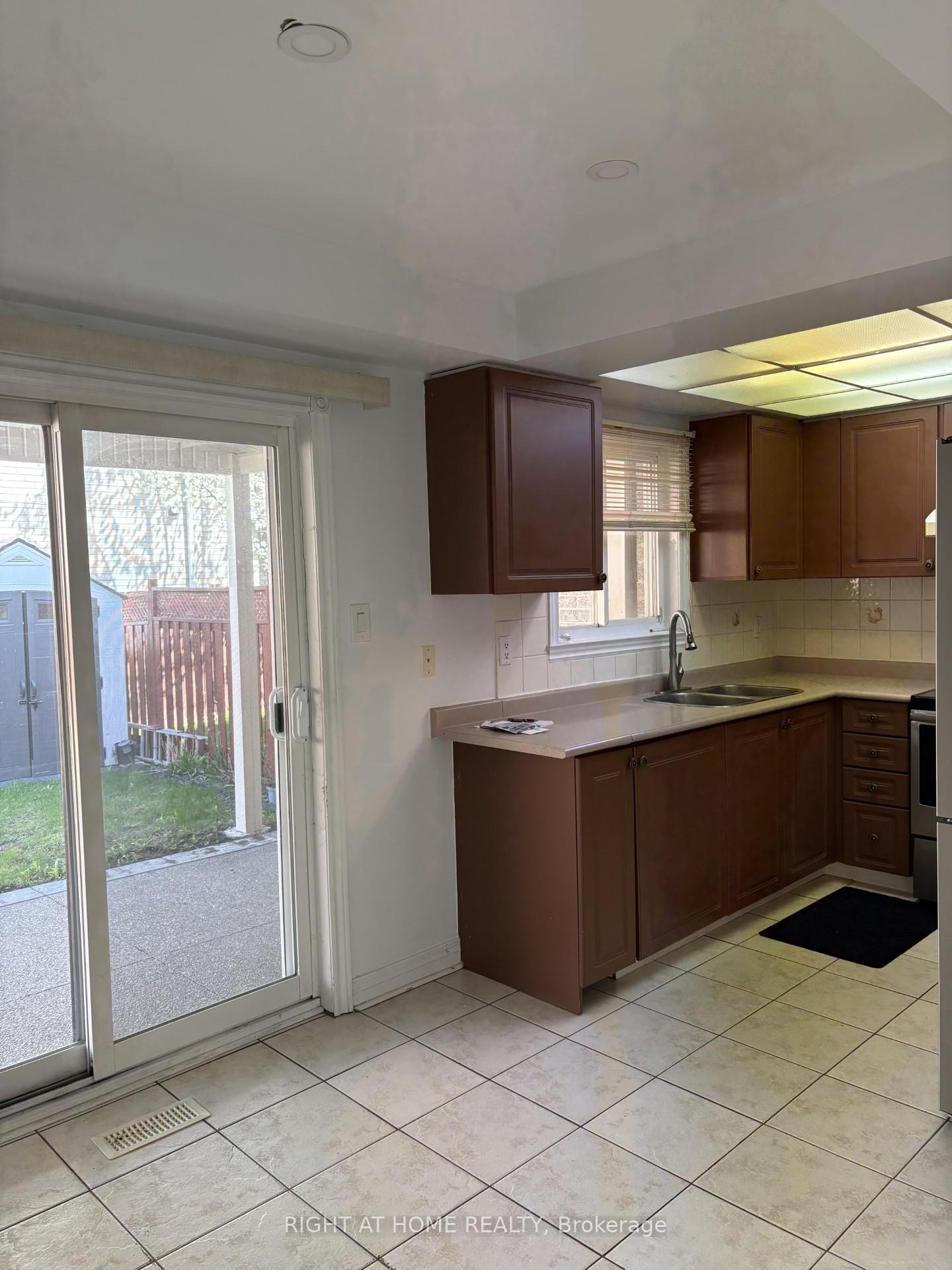 Photo 3 of 48 Grand Valley Boulevard, Vaughan, Vellore Village — HOMEH