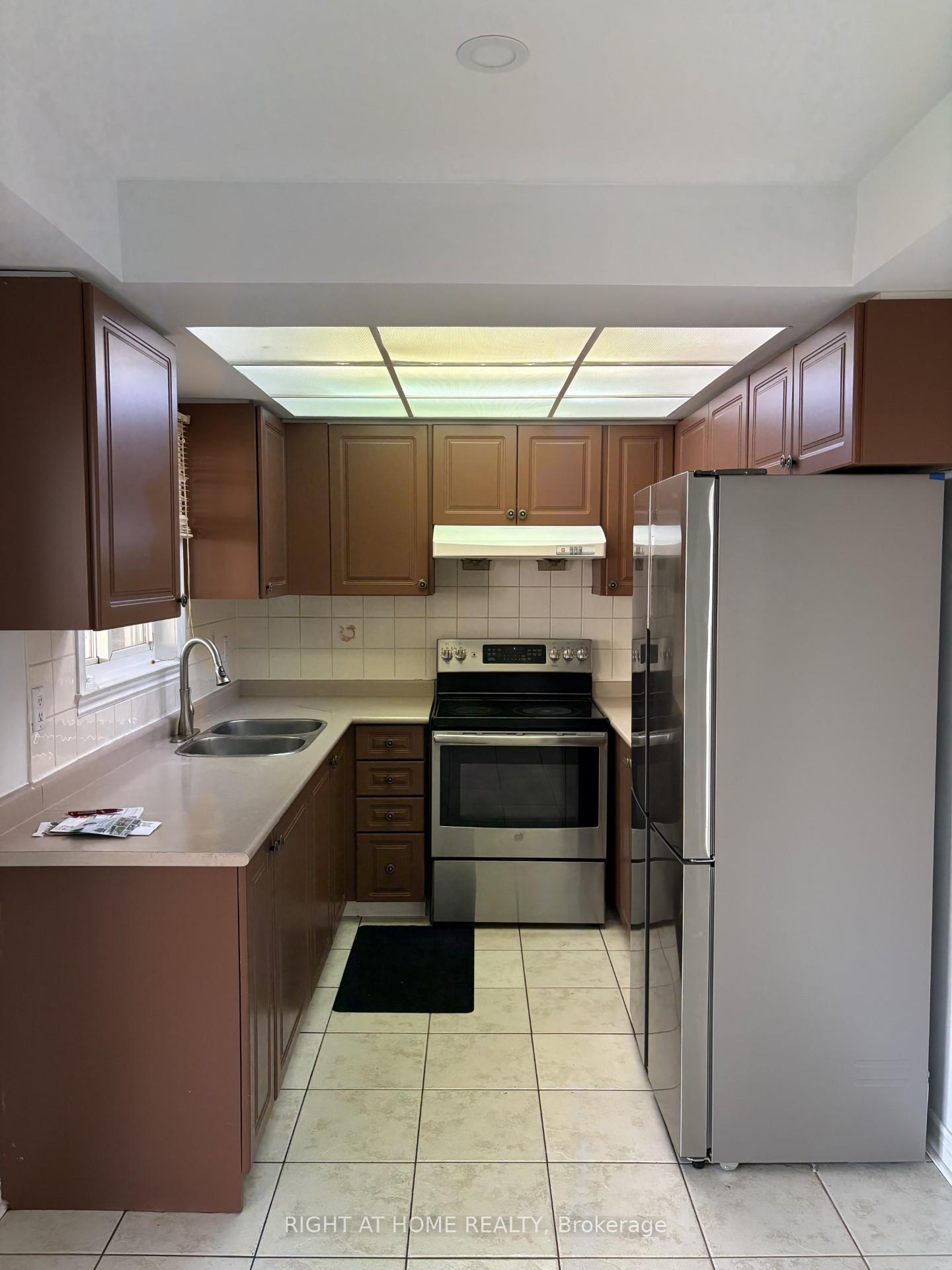 Photo 4 of 48 Grand Valley Boulevard, Vaughan, Vellore Village — HOMEH
