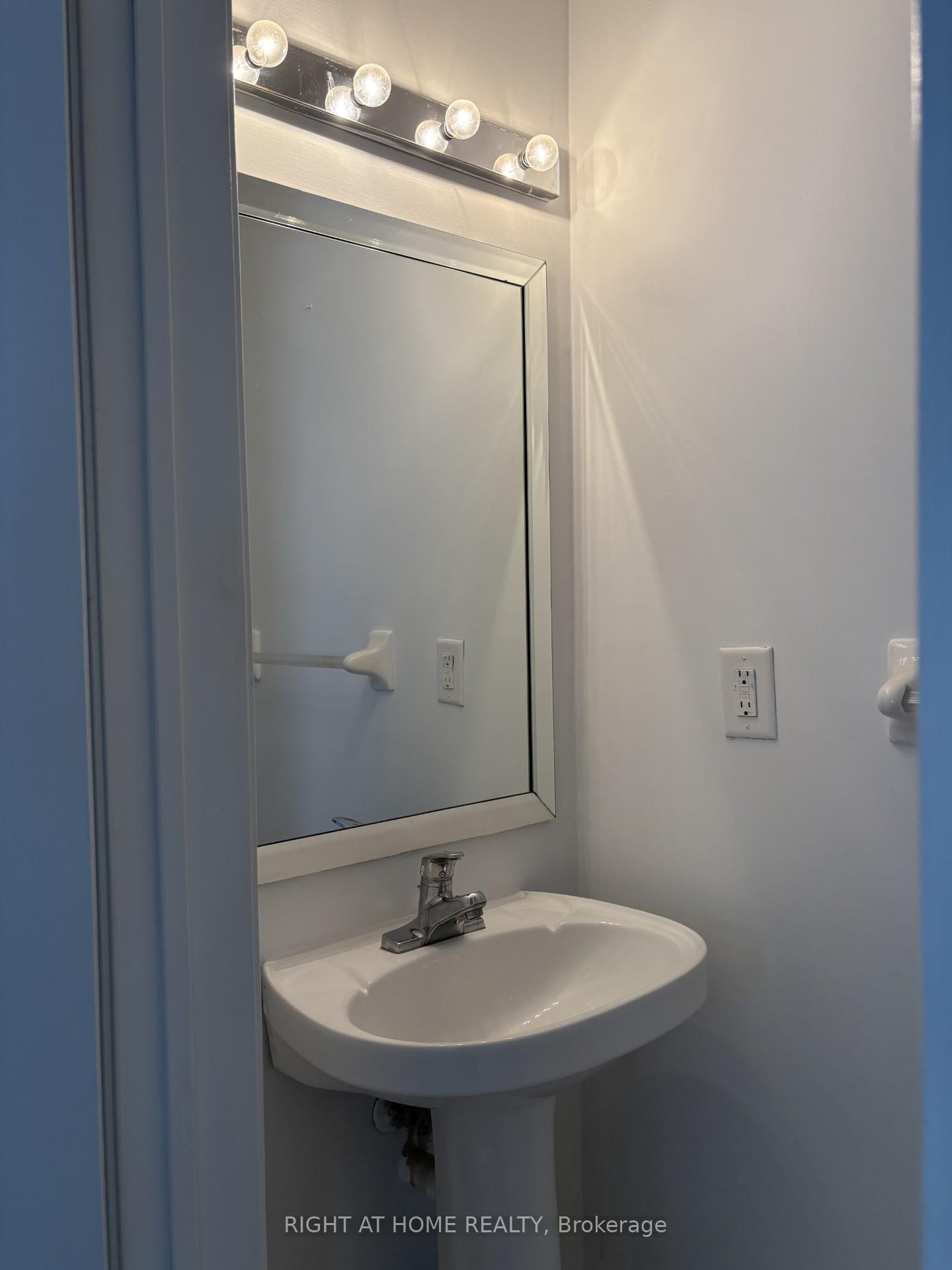 Photo 8 of 48 Grand Valley Boulevard, Vaughan, Vellore Village — HOMEH