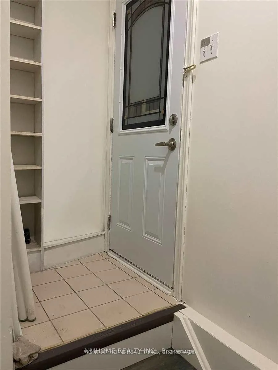 Photo 3 of Unit Bsmnt, 58 Hewlett Crescent, Markham, Markville — HOMEH
