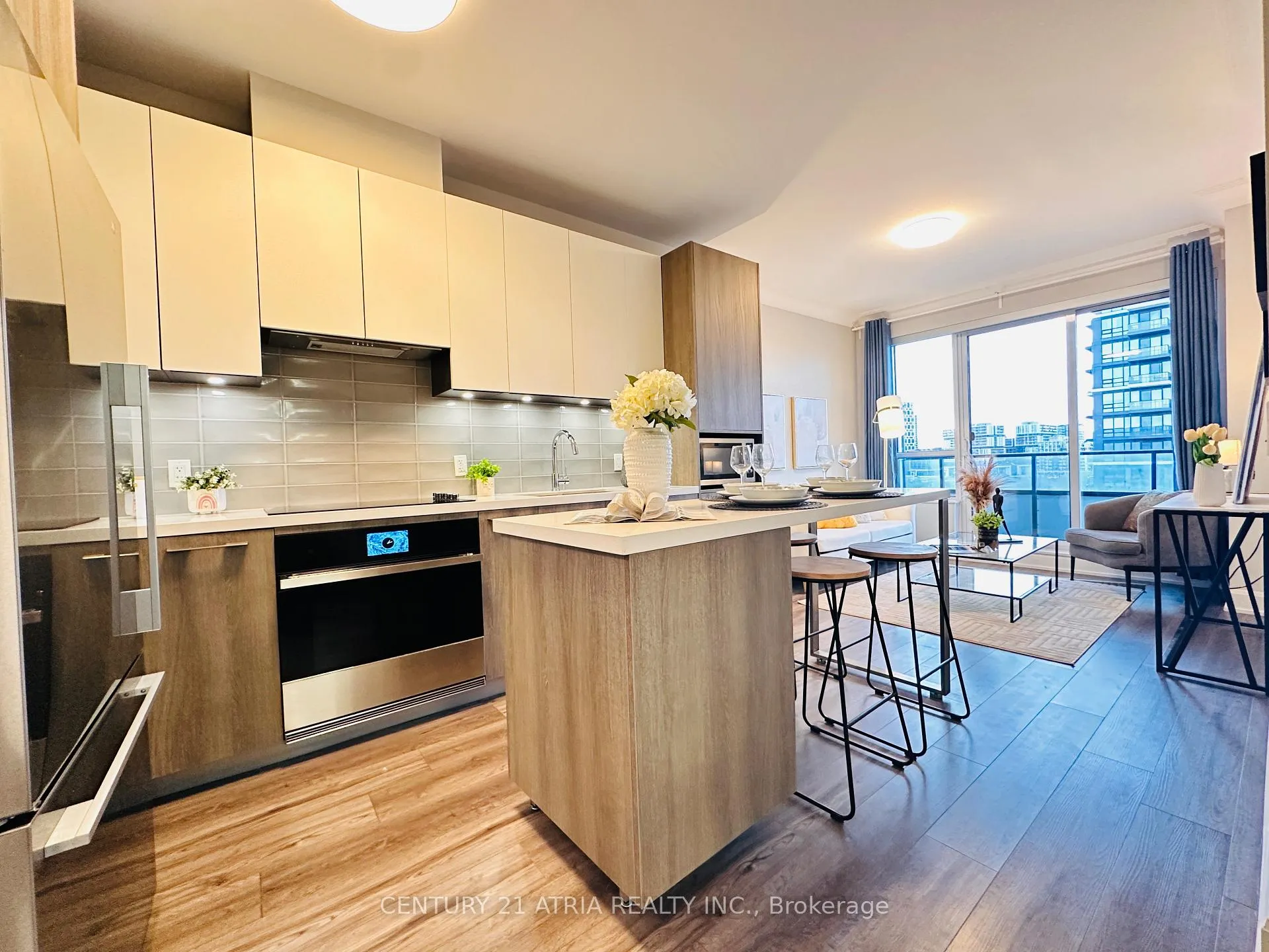 Photo 2 of Unit 902, 38 Water Walk Drive, Markham, Unionville — HOMEH