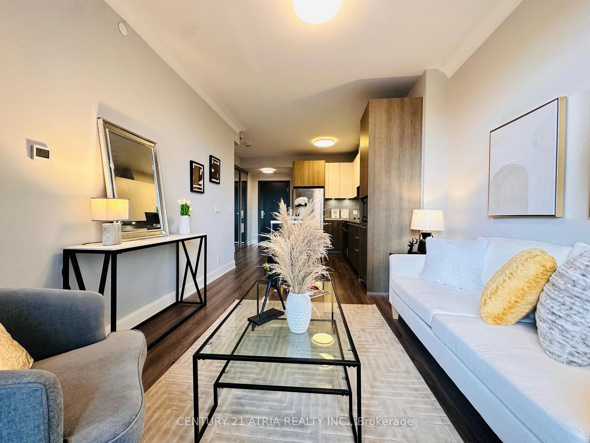 Photo 8 of Unit 902, 38 Water Walk Drive, Markham, Unionville — HOMEH