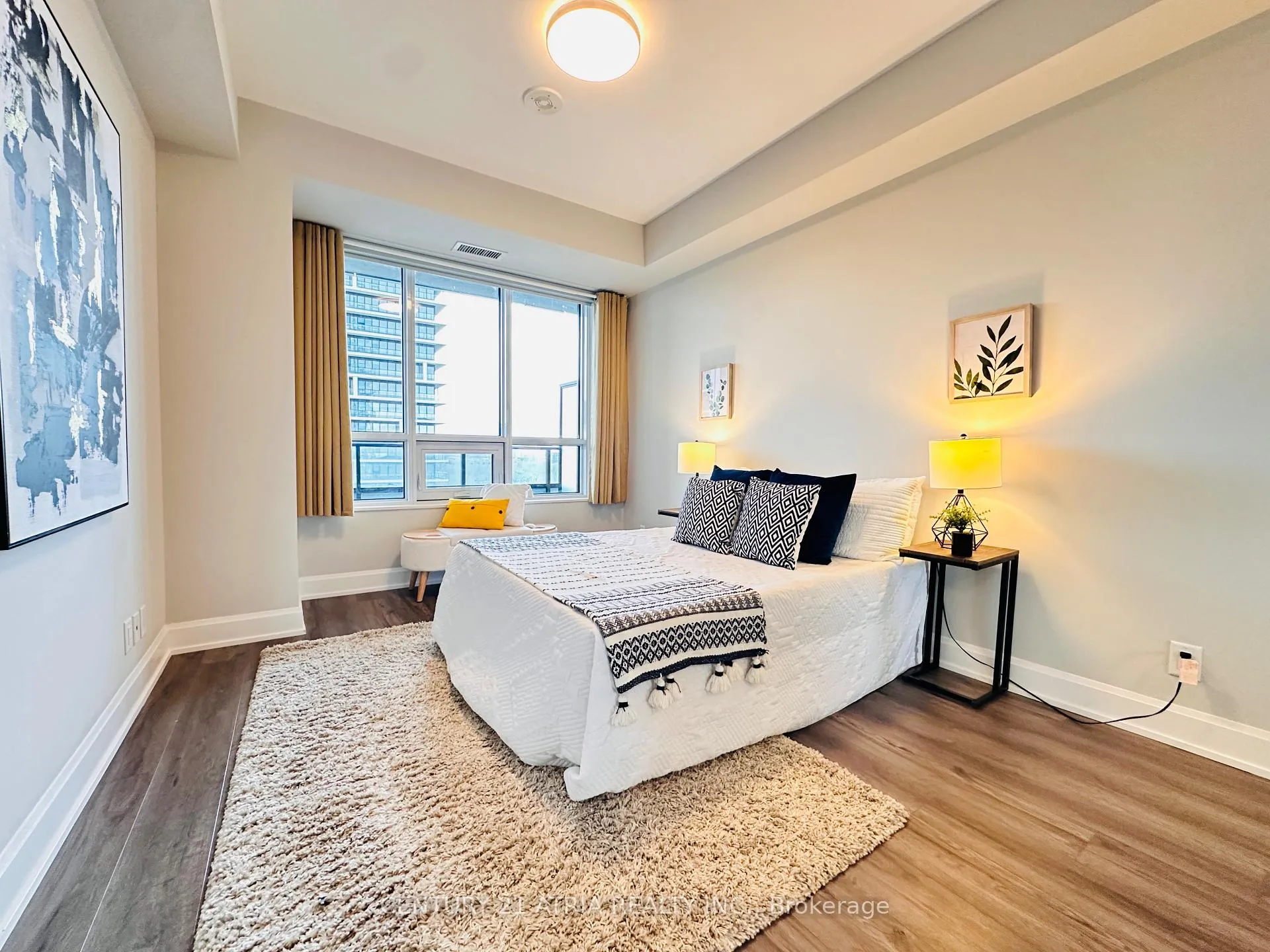 Photo 11 of Unit 902, 38 Water Walk Drive, Markham, Unionville — HOMEH