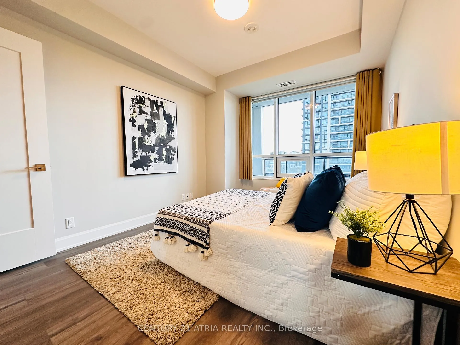 Photo 12 of Unit 902, 38 Water Walk Drive, Markham, Unionville — HOMEH