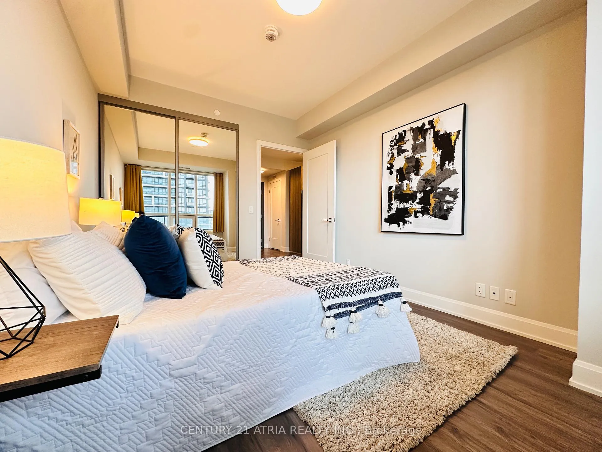 Photo 13 of Unit 902, 38 Water Walk Drive, Markham, Unionville — HOMEH