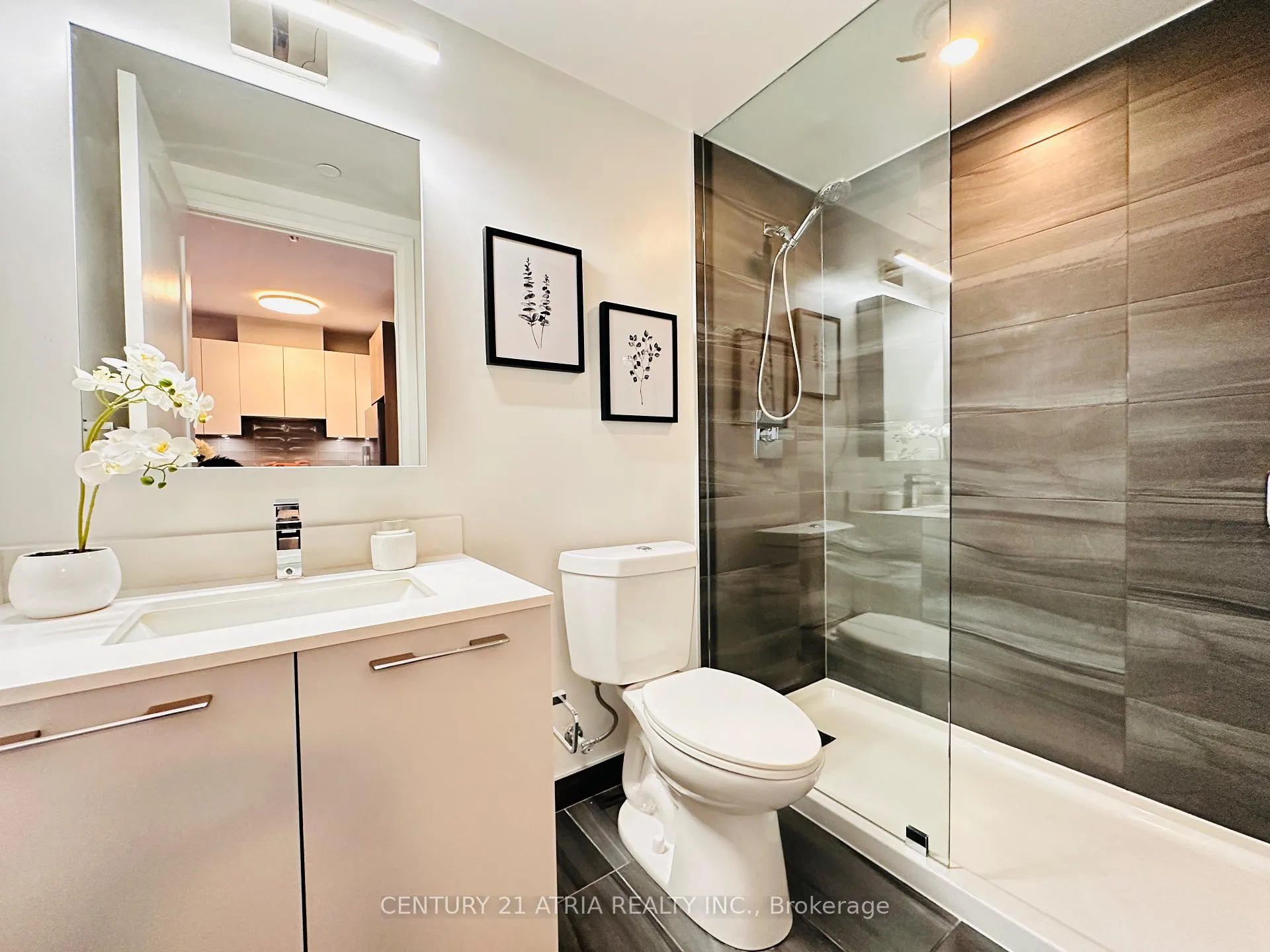 Photo 14 of Unit 902, 38 Water Walk Drive, Markham, Unionville — HOMEH