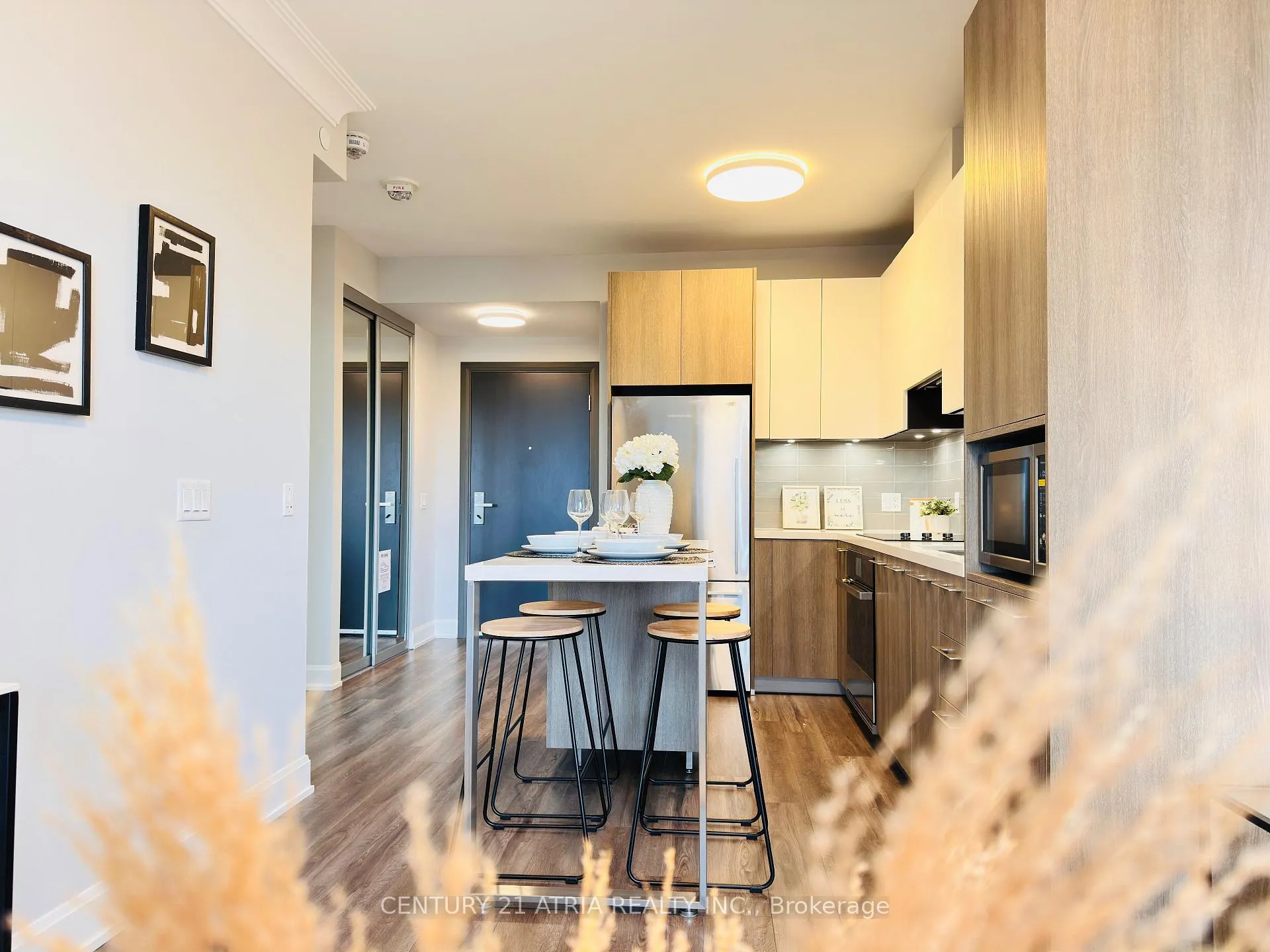 Photo 15 of Unit 902, 38 Water Walk Drive, Markham, Unionville — HOMEH