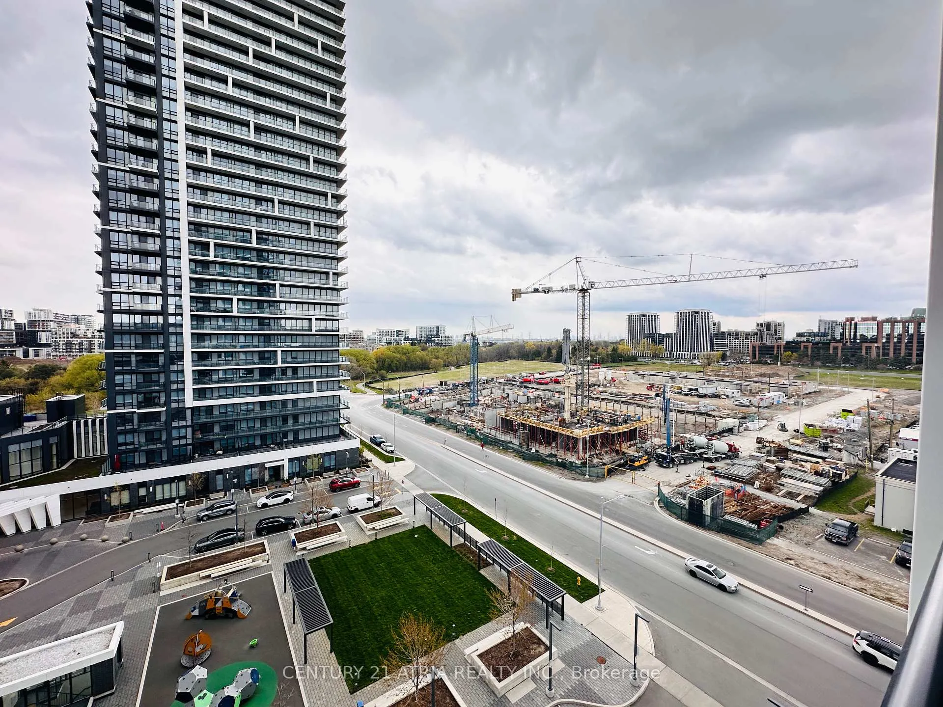 Photo 22 of Unit 902, 38 Water Walk Drive, Markham, Unionville — HOMEH