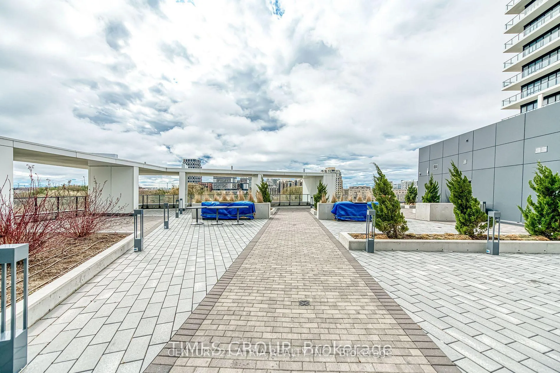 Photo 25 of Unit 902, 38 Water Walk Drive, Markham, Unionville — HOMEH