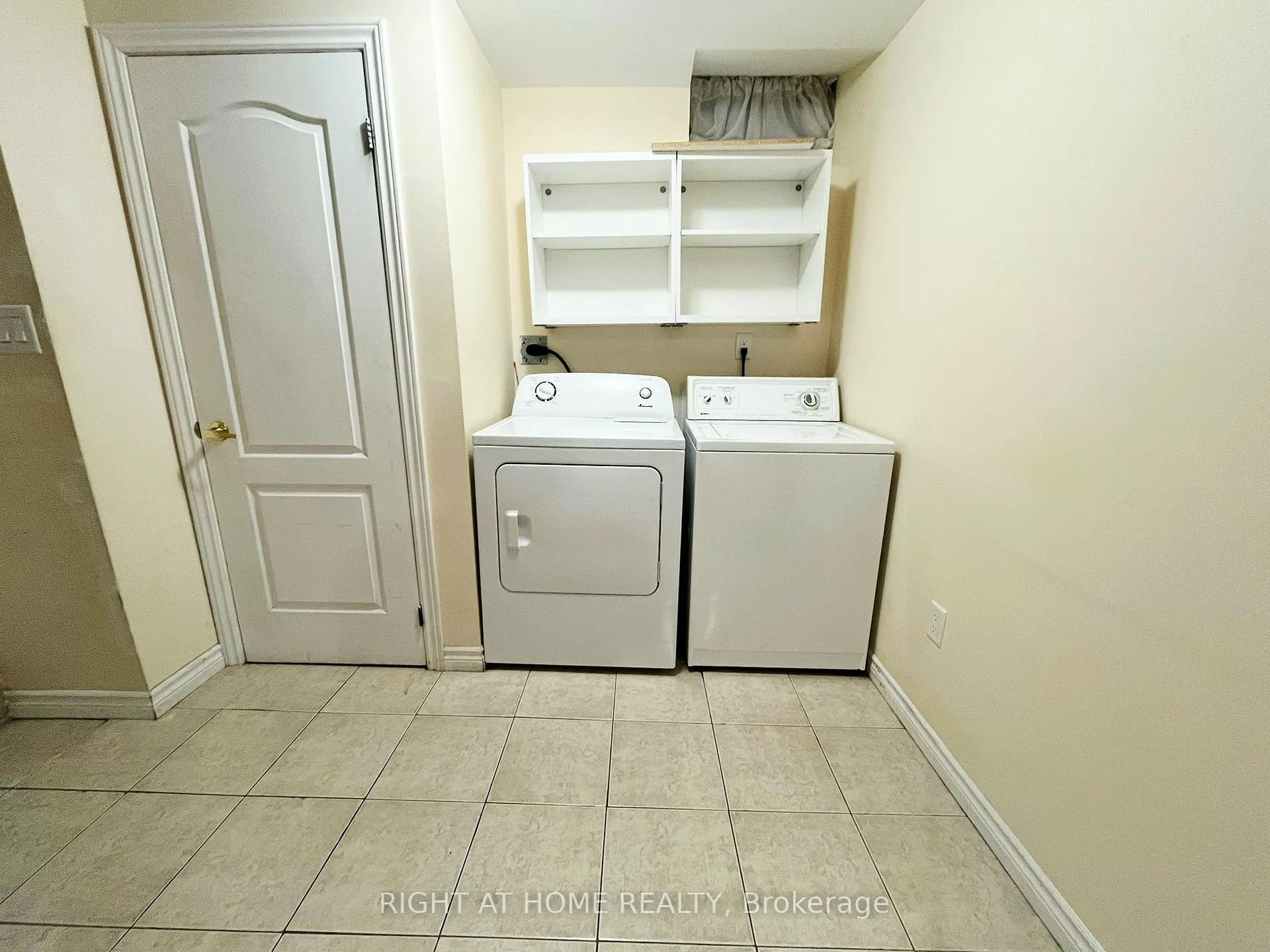 Photo 6 of Unit Bsmt, 3336 Raindance Crescent, Mississauga, Lisgar — HOMEH