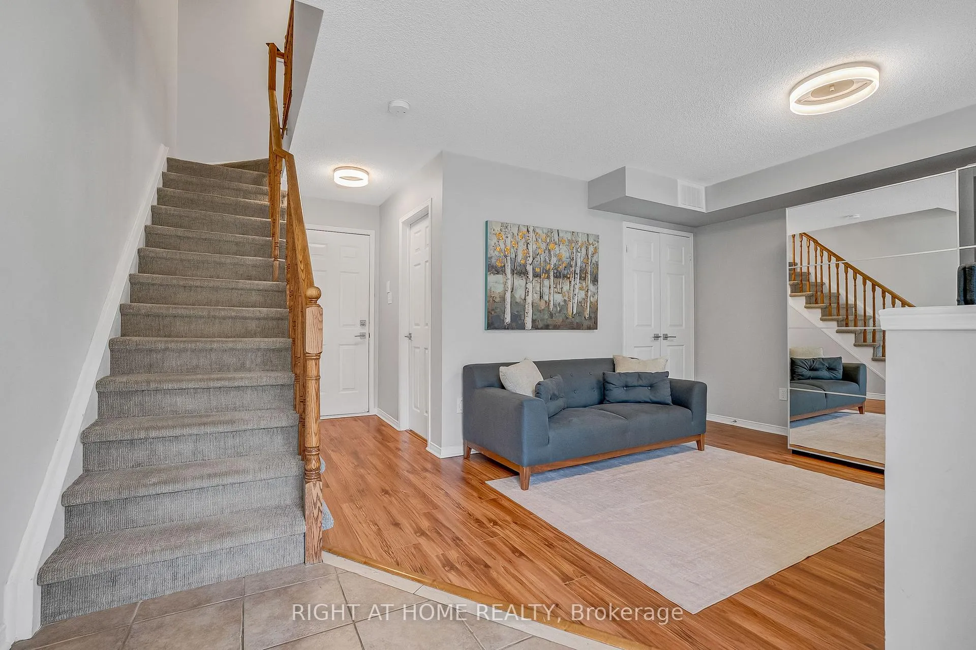Photo 8 of Unit 5, 141 Thirteenth Street, Etobicoke, New Toronto — HOMEH