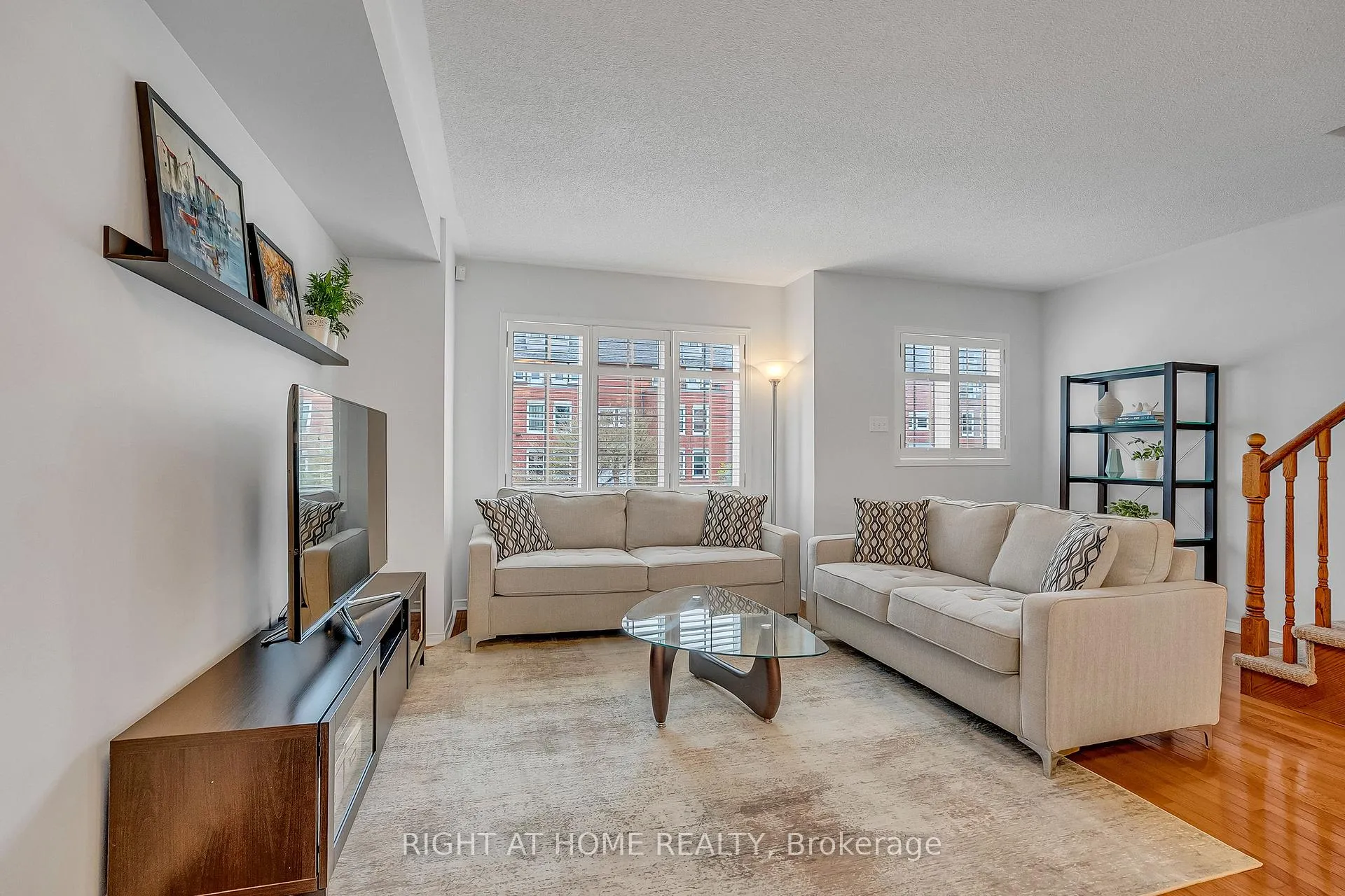 Photo 11 of Unit 5, 141 Thirteenth Street, Etobicoke, New Toronto — HOMEH