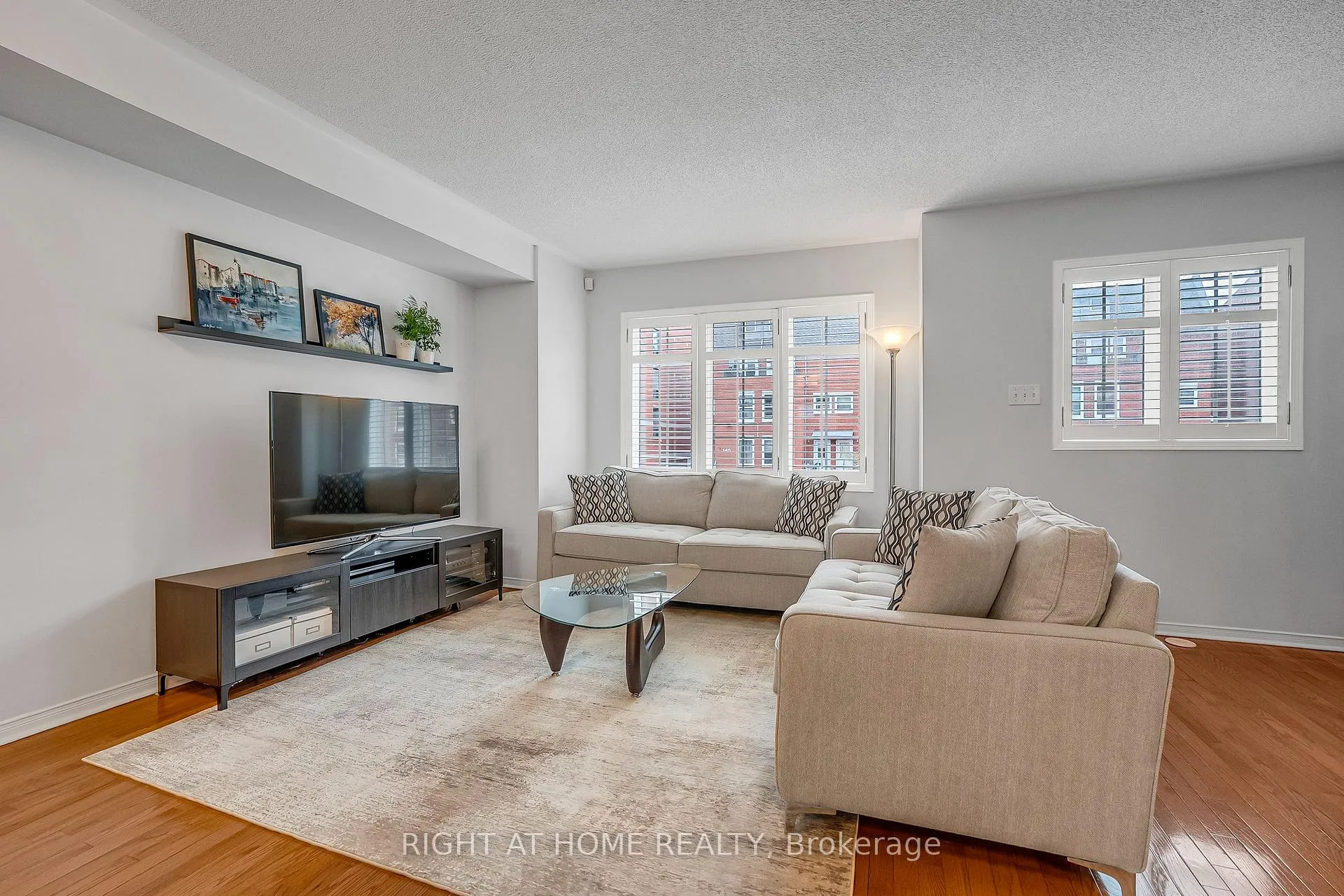 Photo 12 of Unit 5, 141 Thirteenth Street, Etobicoke, New Toronto — HOMEH