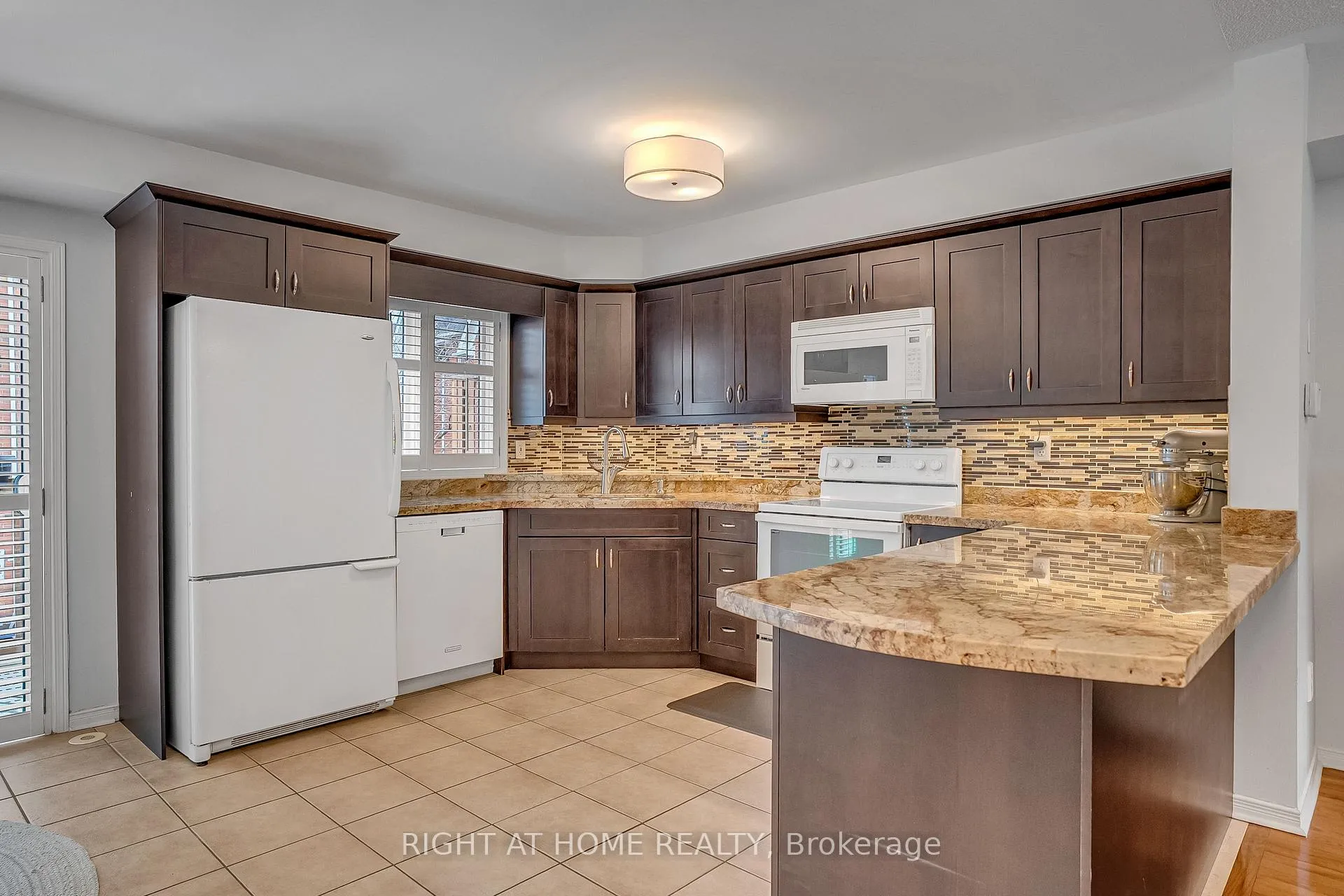 Photo 15 of Unit 5, 141 Thirteenth Street, Etobicoke, New Toronto — HOMEH