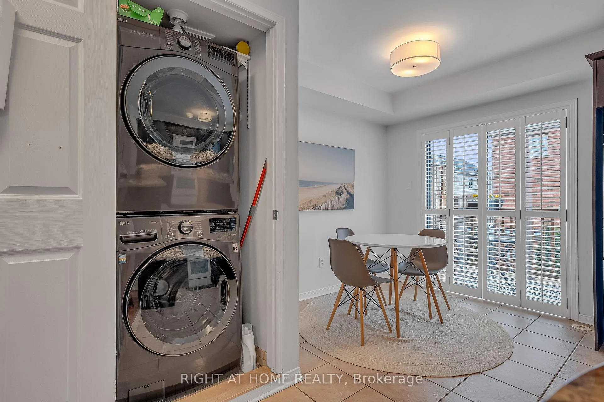 Photo 21 of Unit 5, 141 Thirteenth Street, Etobicoke, New Toronto — HOMEH