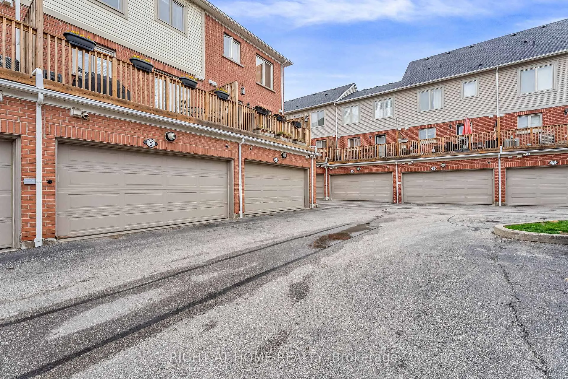 Photo 36 of Unit 5, 141 Thirteenth Street, Etobicoke, New Toronto — HOMEH