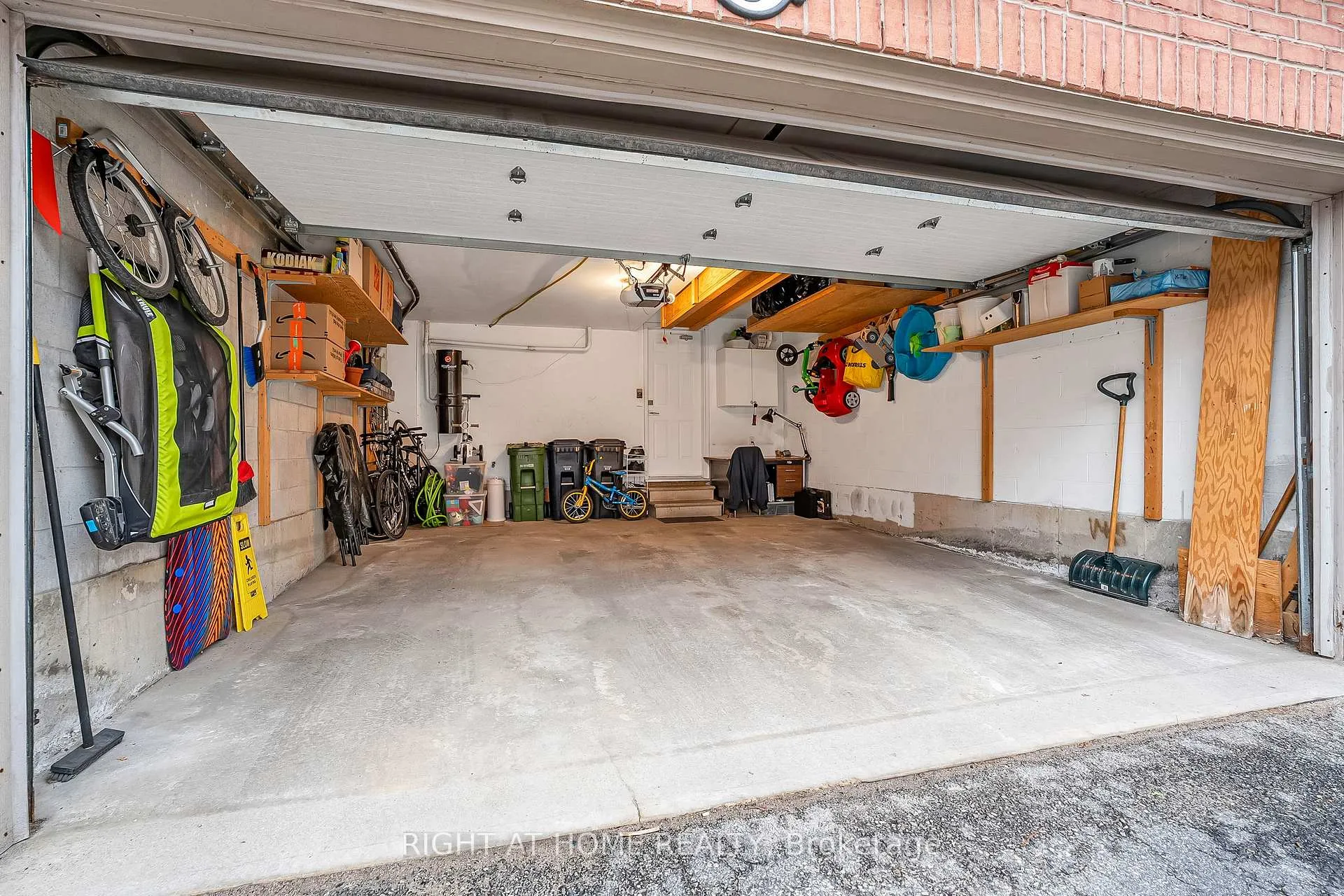 Photo 37 of Unit 5, 141 Thirteenth Street, Etobicoke, New Toronto — HOMEH