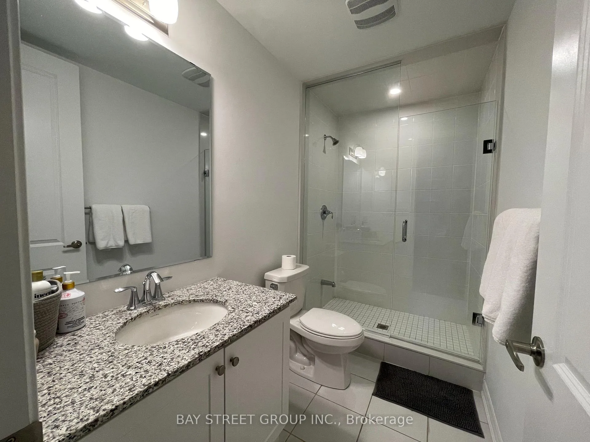 Photo 7 of 3095 Travertine Drive, Oakville, Northwest — HOMEH