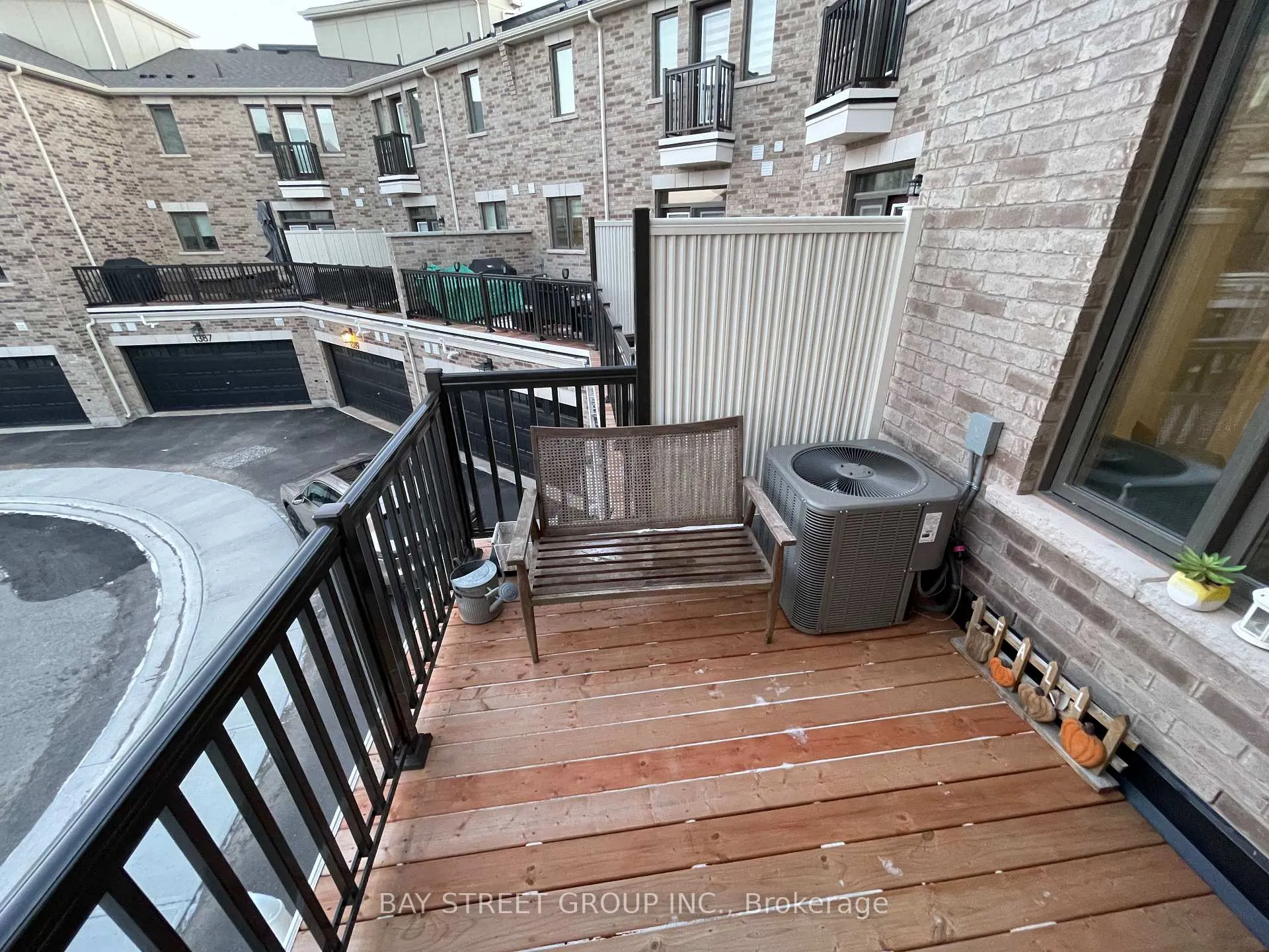 Photo 13 of 3095 Travertine Drive, Oakville, Northwest — HOMEH