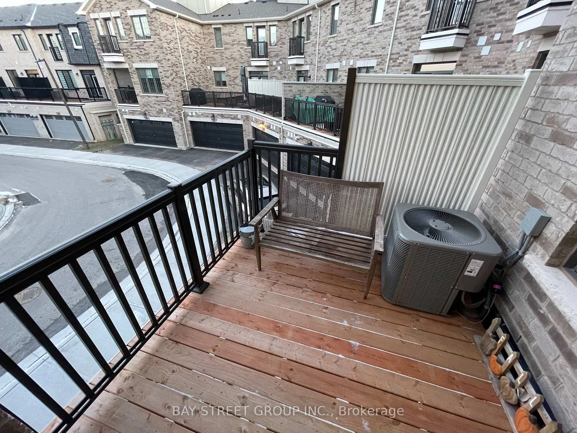 Photo 14 of 3095 Travertine Drive, Oakville, Northwest — HOMEH