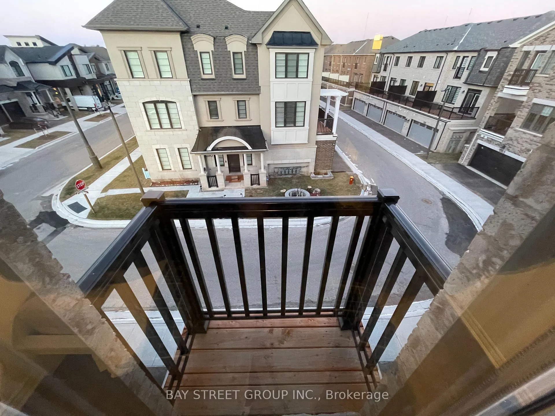 Photo 23 of 3095 Travertine Drive, Oakville, Northwest — HOMEH