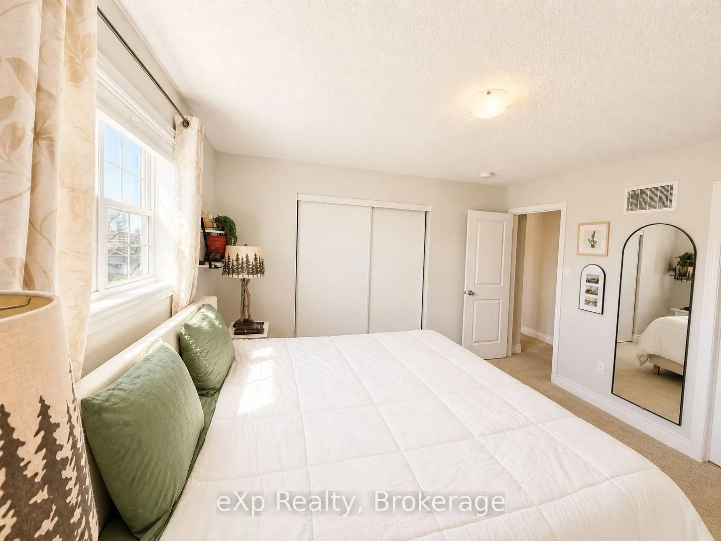Photo 19 of 29 Nicole Park Place, Bracebridge, Macaulay — HOMEH