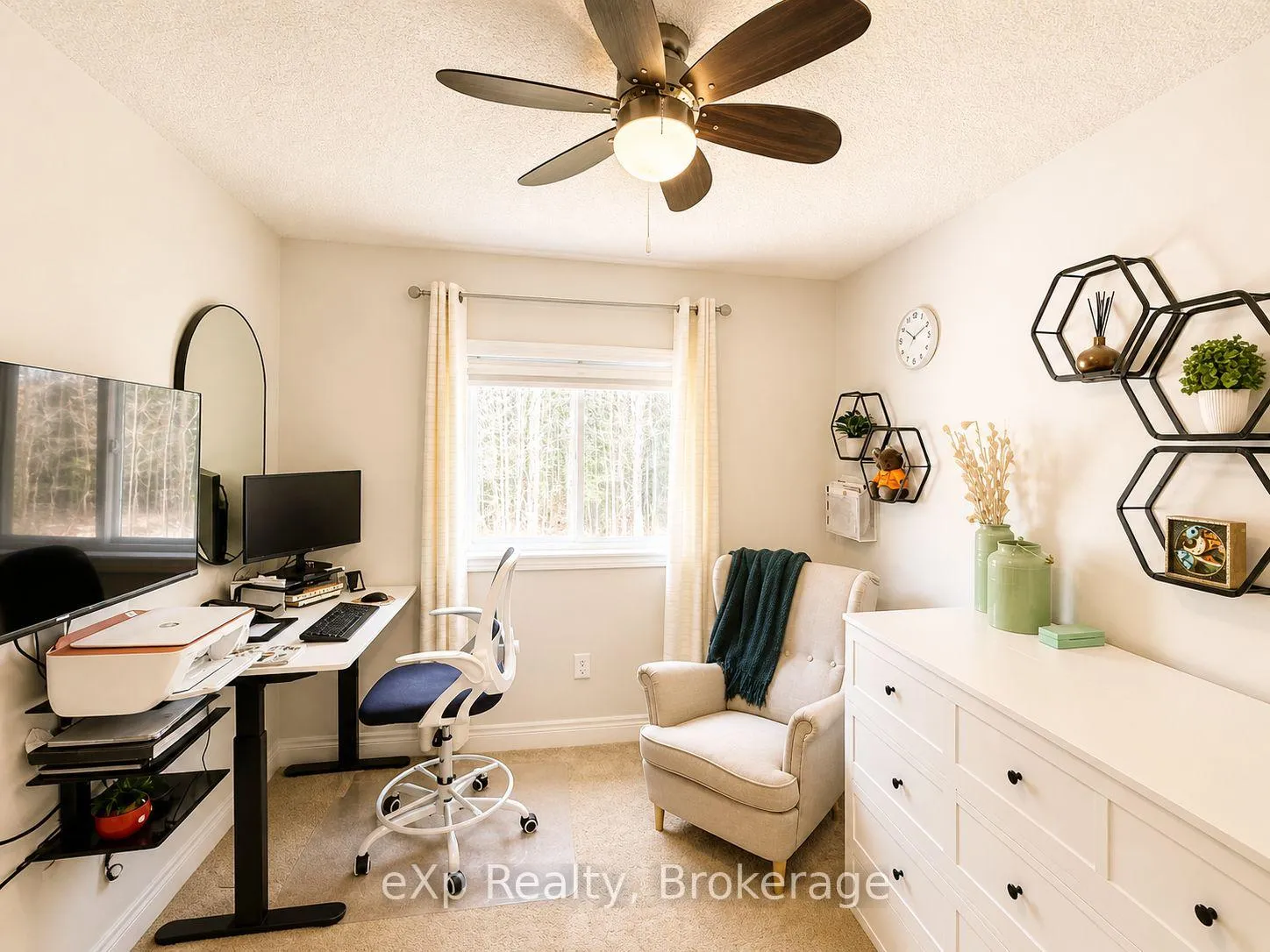 Photo 25 of 29 Nicole Park Place, Bracebridge, Macaulay — HOMEH