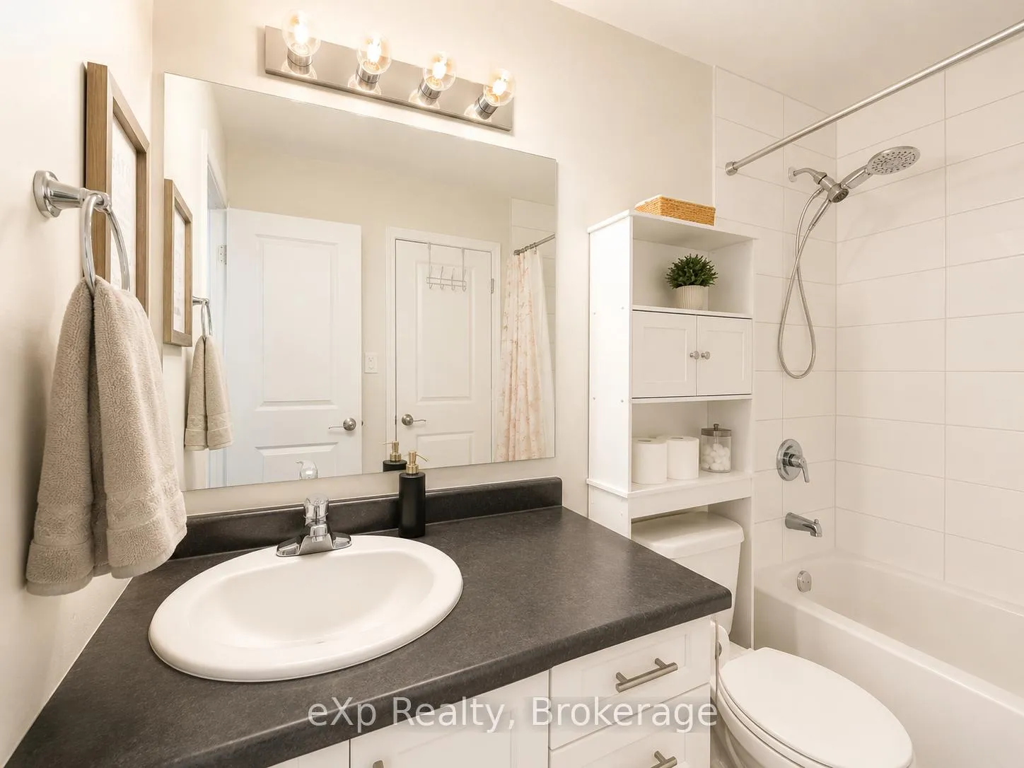 Photo 26 of 29 Nicole Park Place, Bracebridge, Macaulay — HOMEH