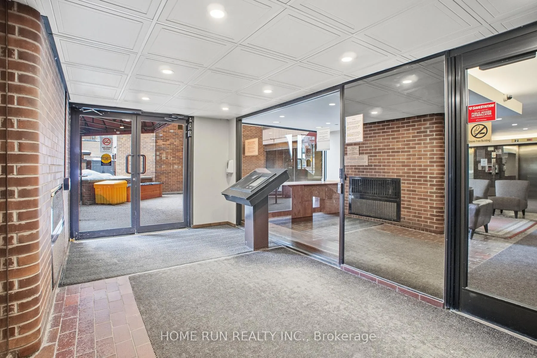 Photo 3 of Unit 104, 151 Bay Street, Ottawa, Ottawa Centre — HOMEH