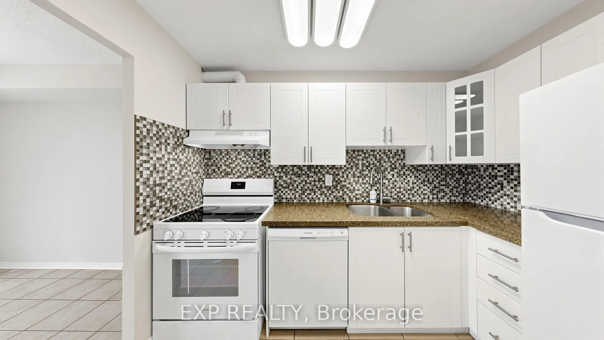 Front of Unit 1511, 145 Hillcrest Avenue