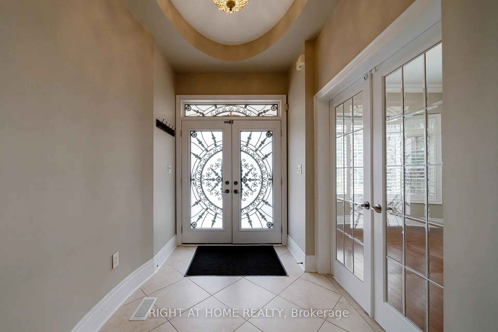 Photo 5 of 3353 Skipton Lane, Oakville, Bronte Creek — HOMEH