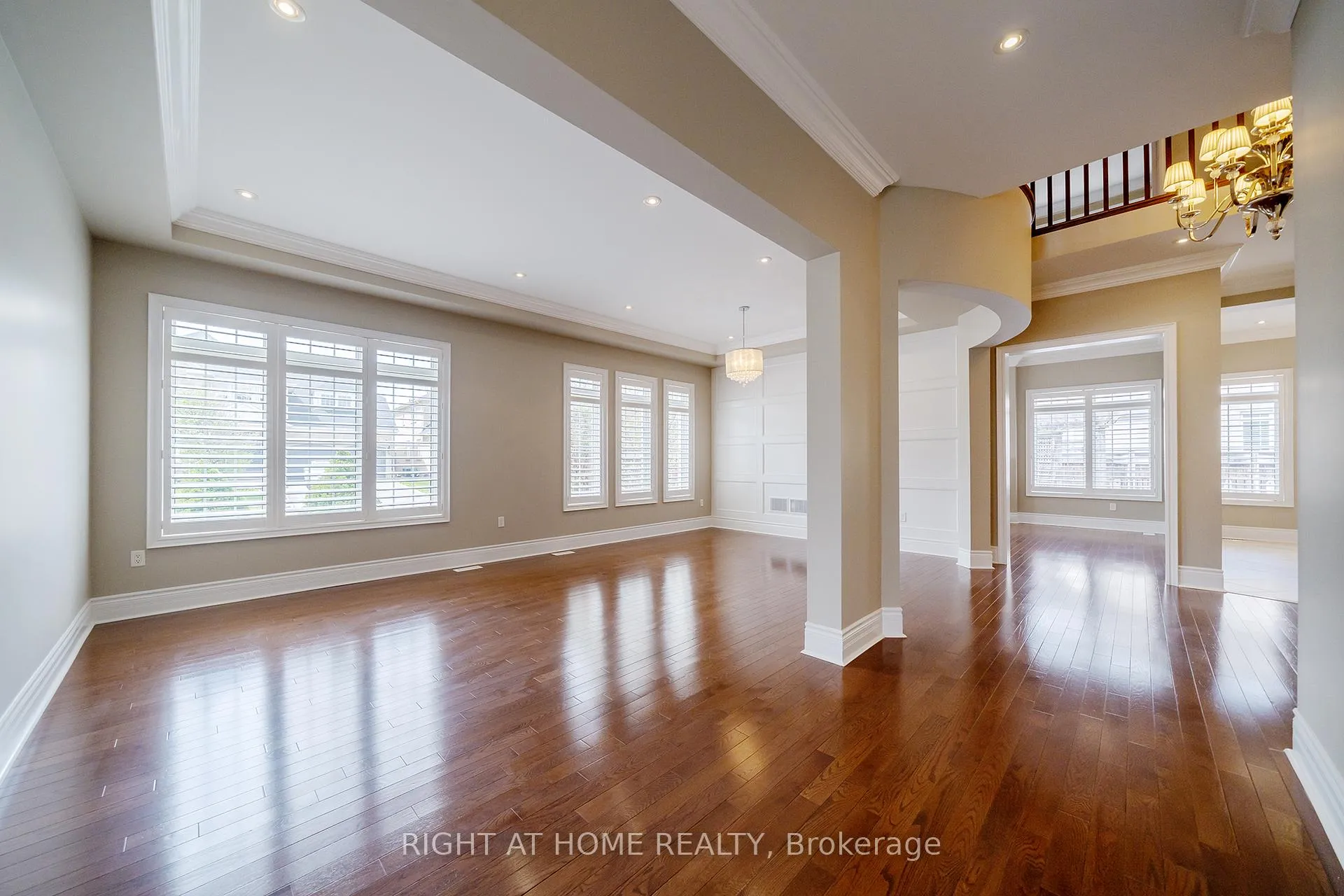 Photo 9 of 3353 Skipton Lane, Oakville, Bronte Creek — HOMEH